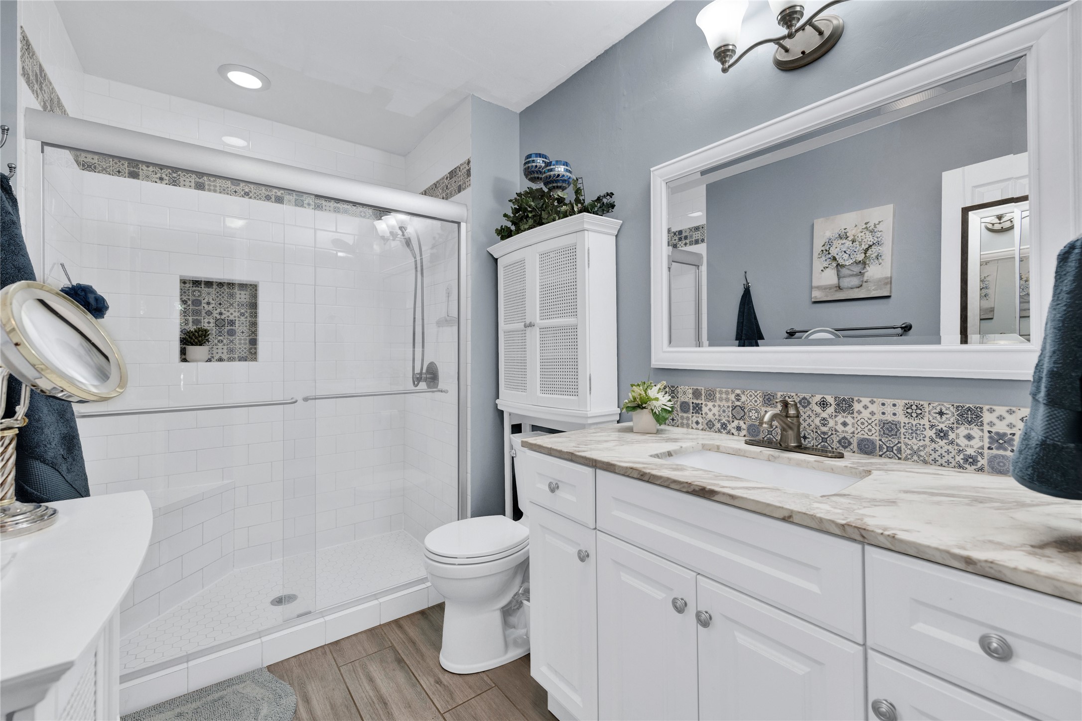 3237 Red Oak Lane