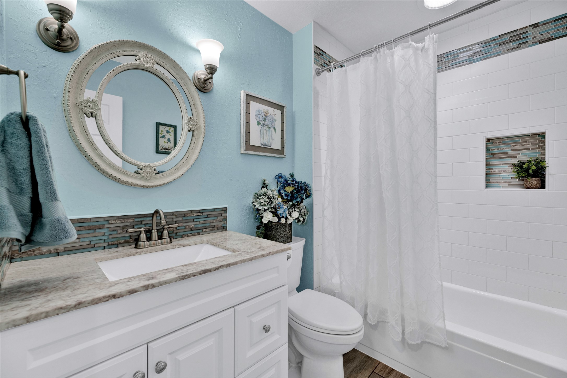 3237 Red Oak Lane