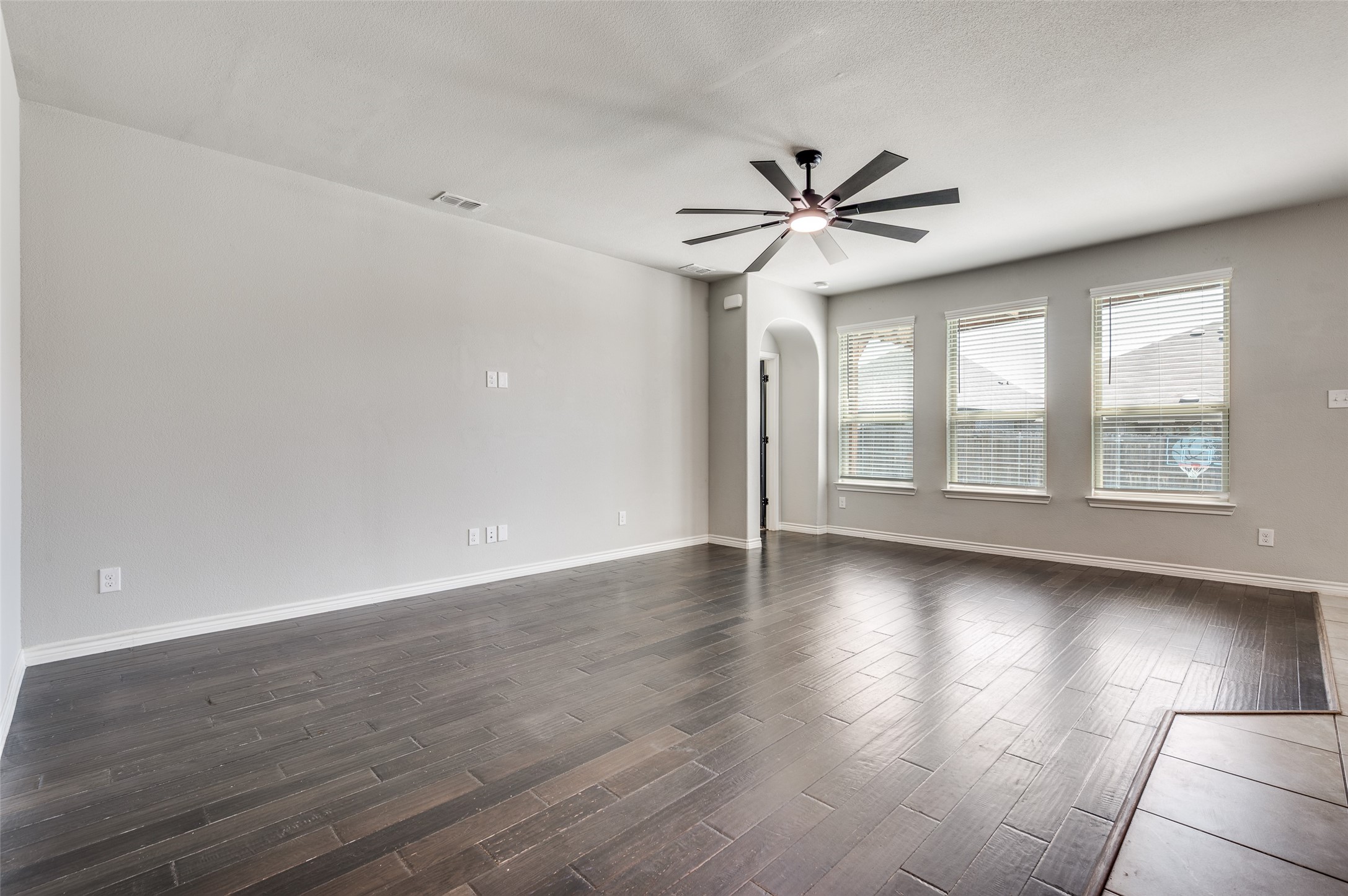 3717 Harbour Mist Trail