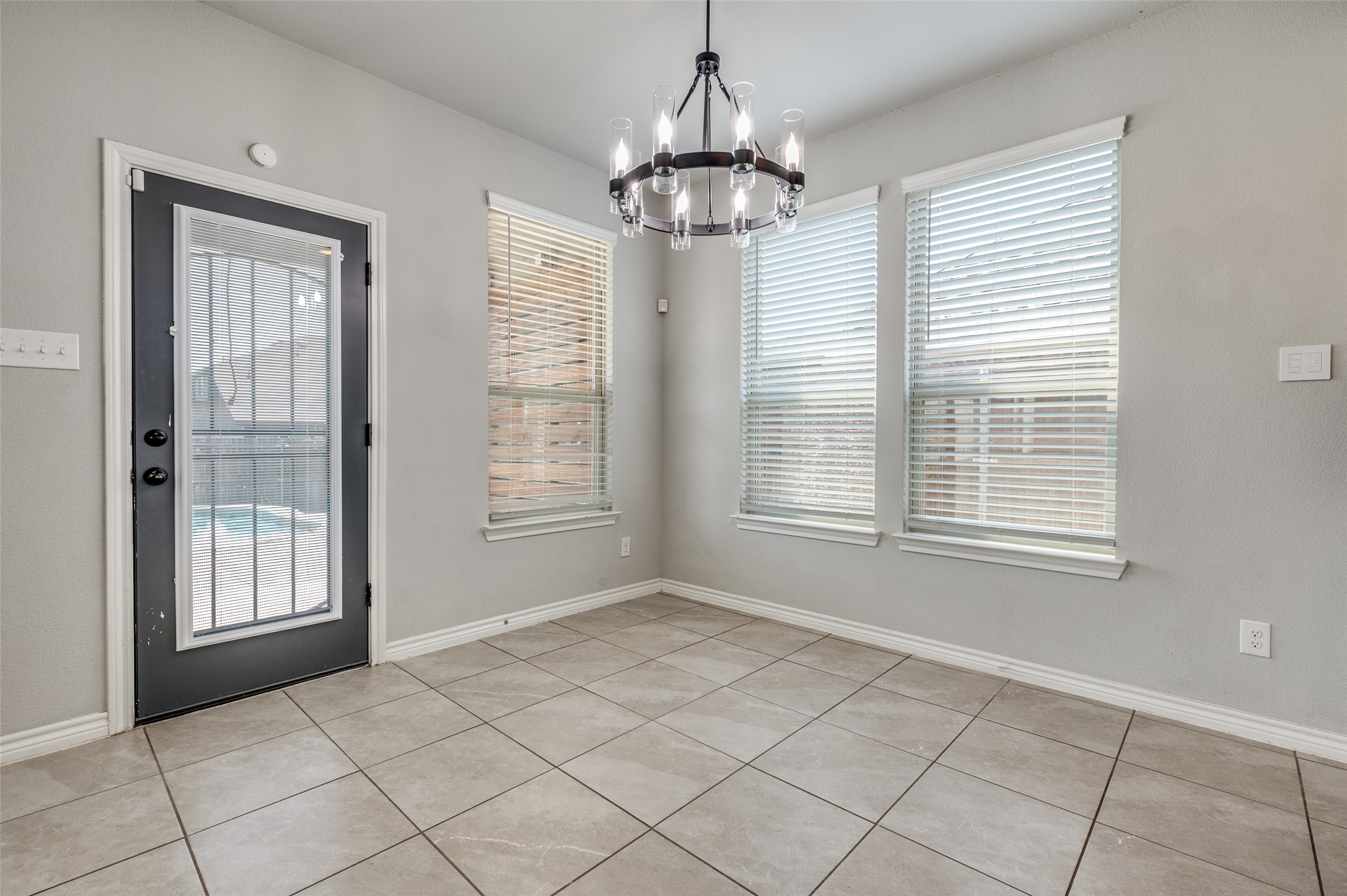 3717 Harbour Mist Trail