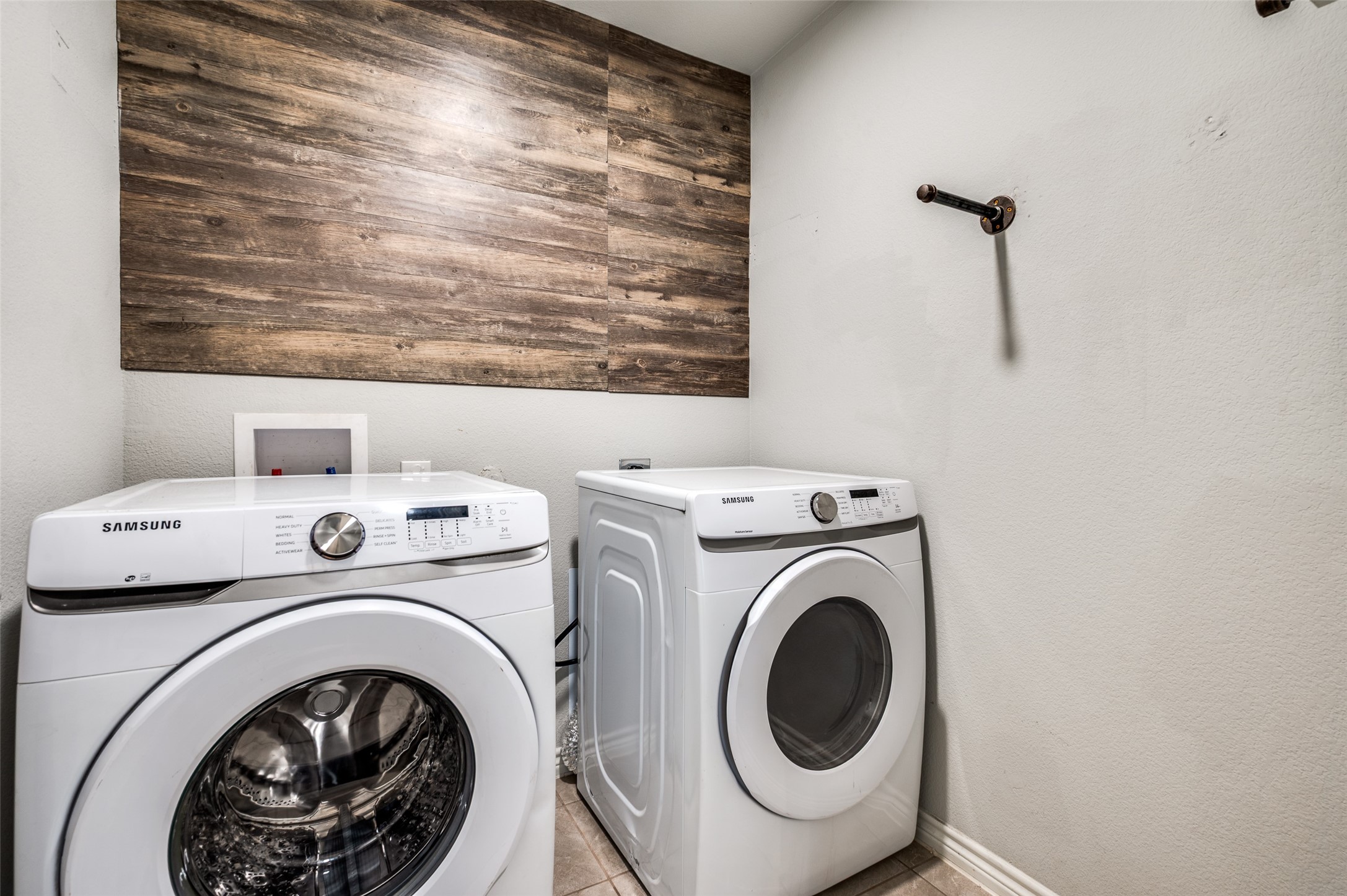 3717 Harbour Mist Trail