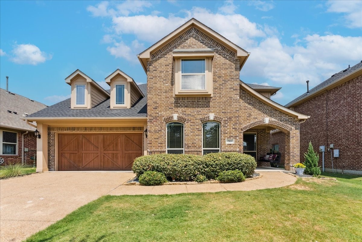 713 Lighthouse Lane