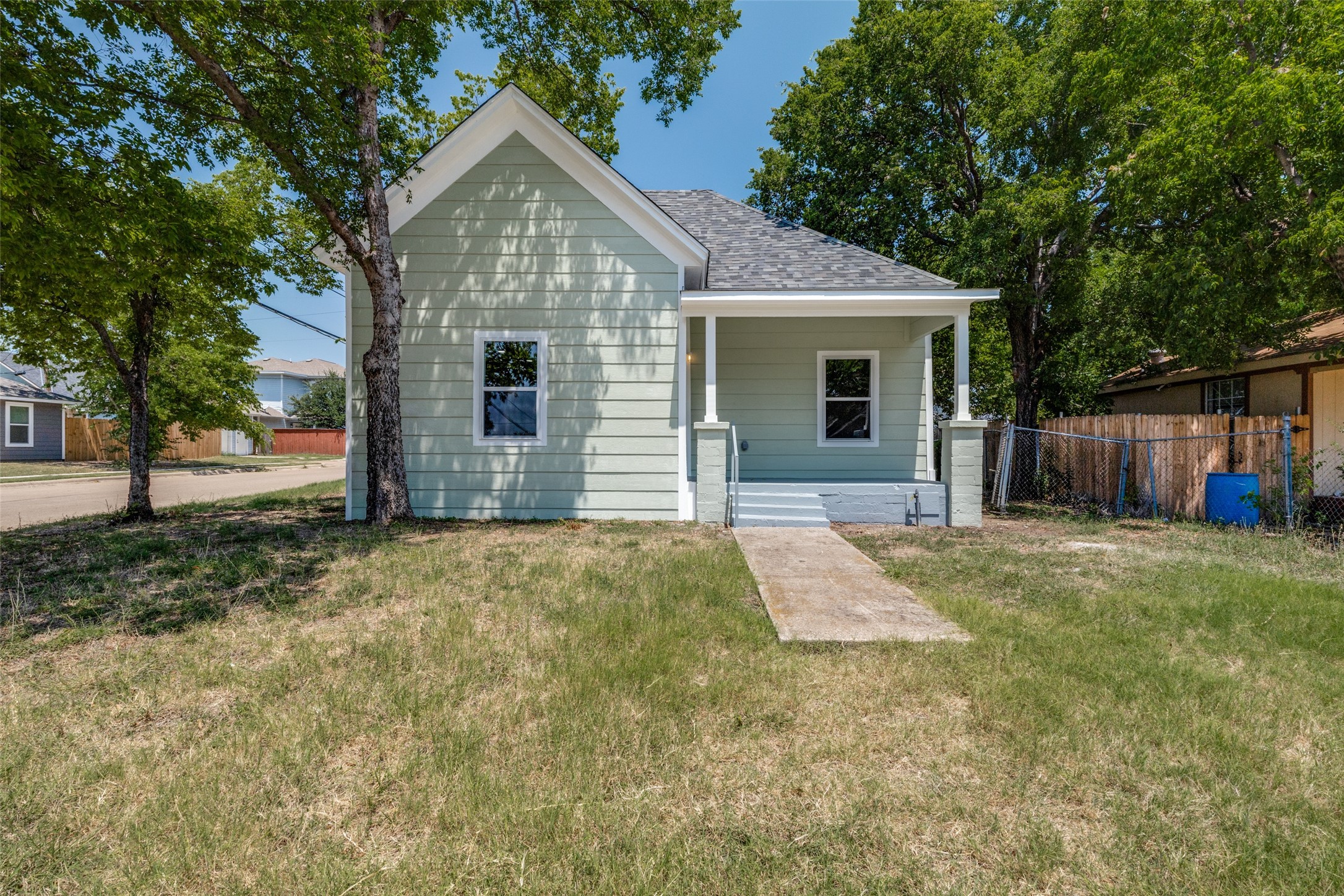 1601 E Cannon Street