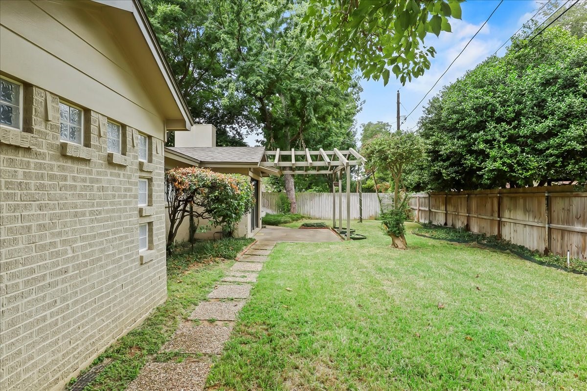2601 Blackwood Drive