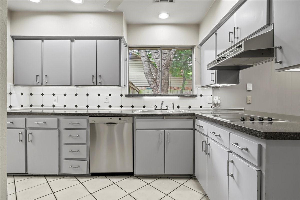 2601 Blackwood Drive