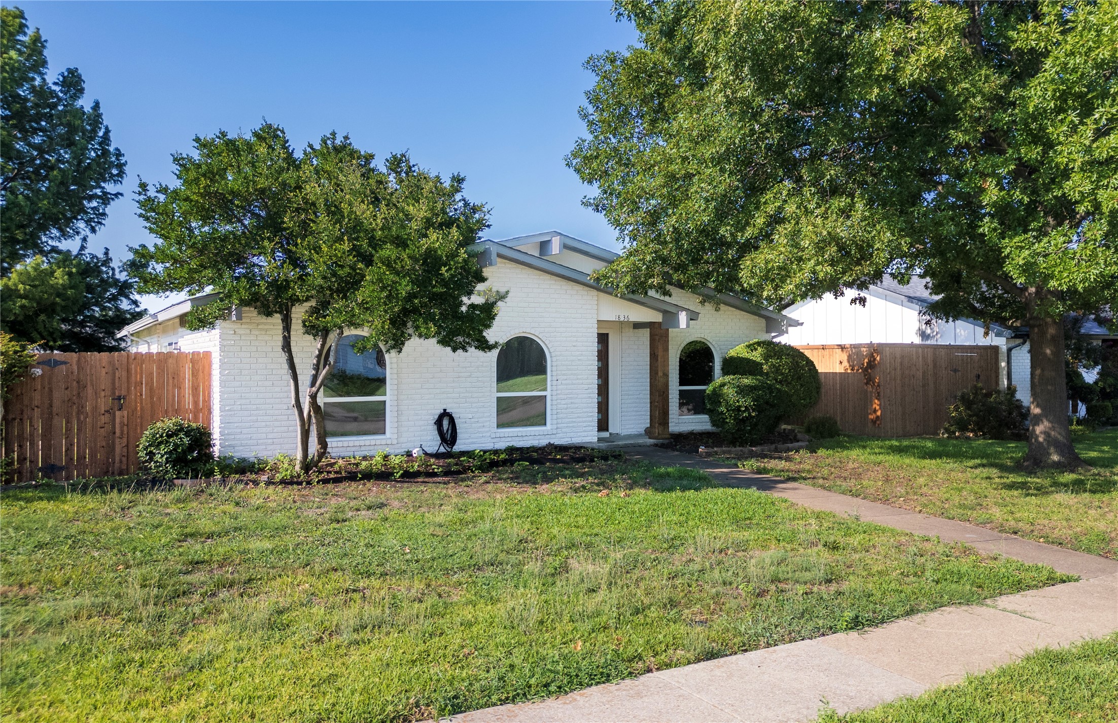 1836 Spanish Trail