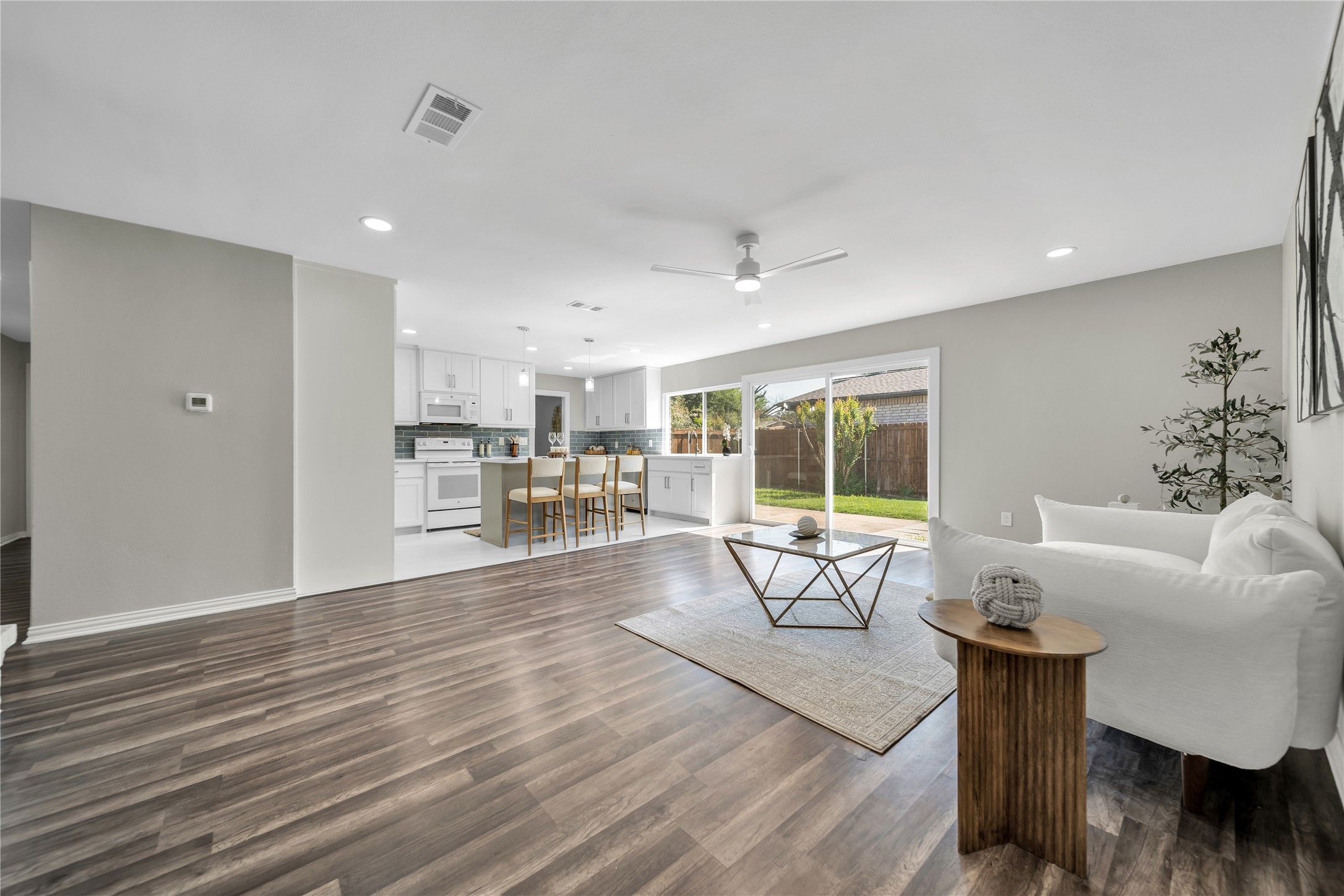 1836 Spanish Trail
