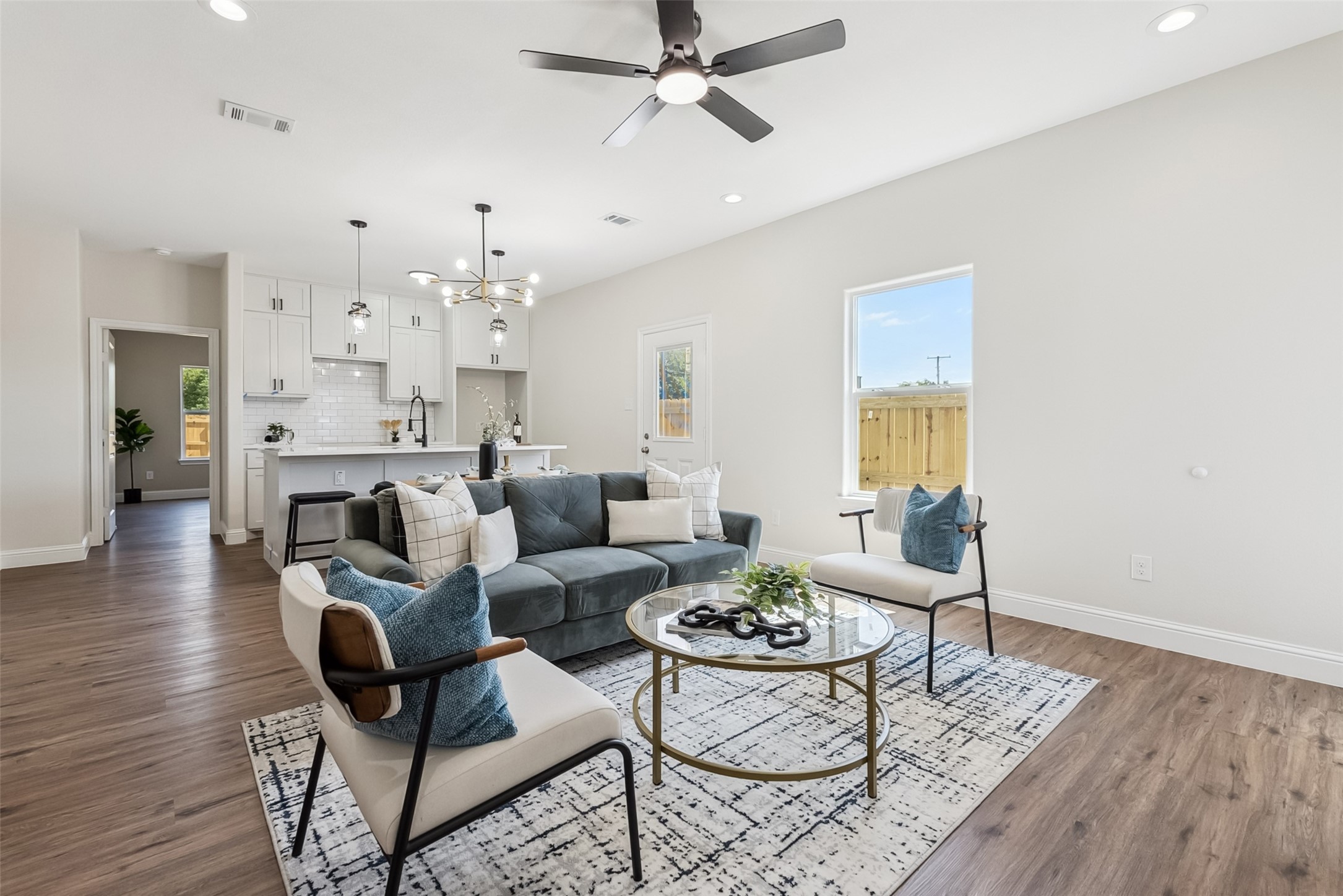 8001-8003 W Elizabeth Lane