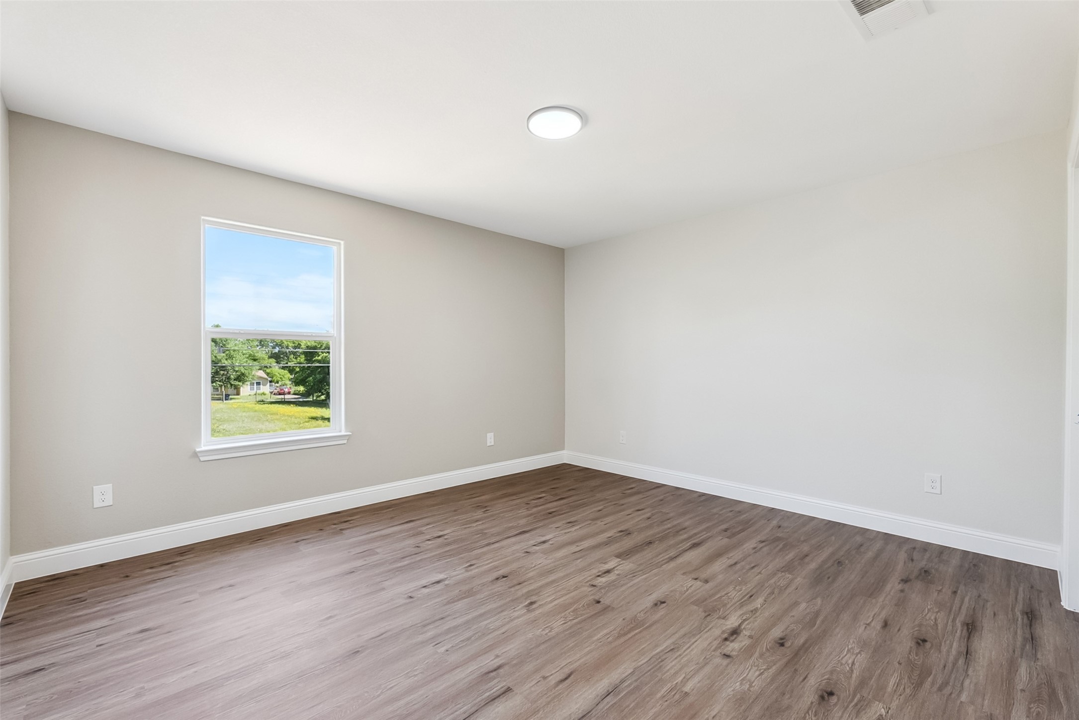 8001-8003 W Elizabeth Lane