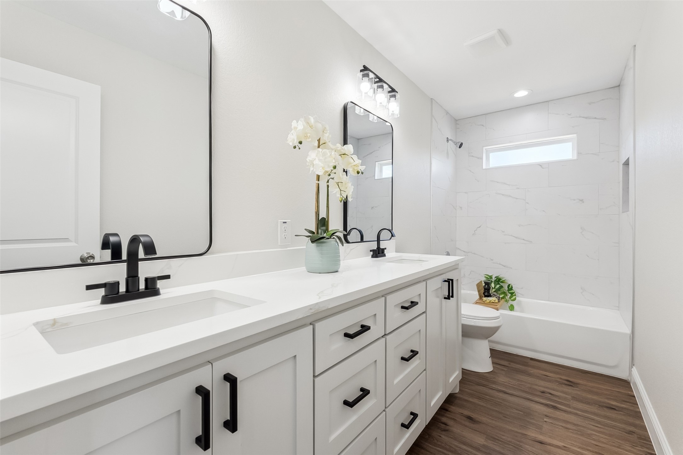 8001-8003 W Elizabeth Lane