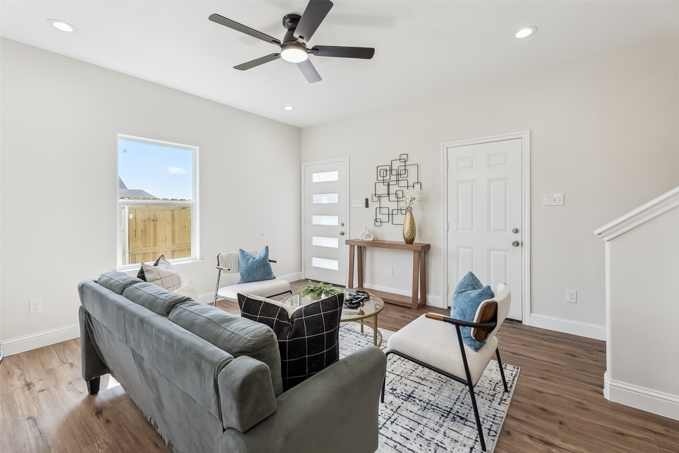 8001-8003 W Elizabeth Lane