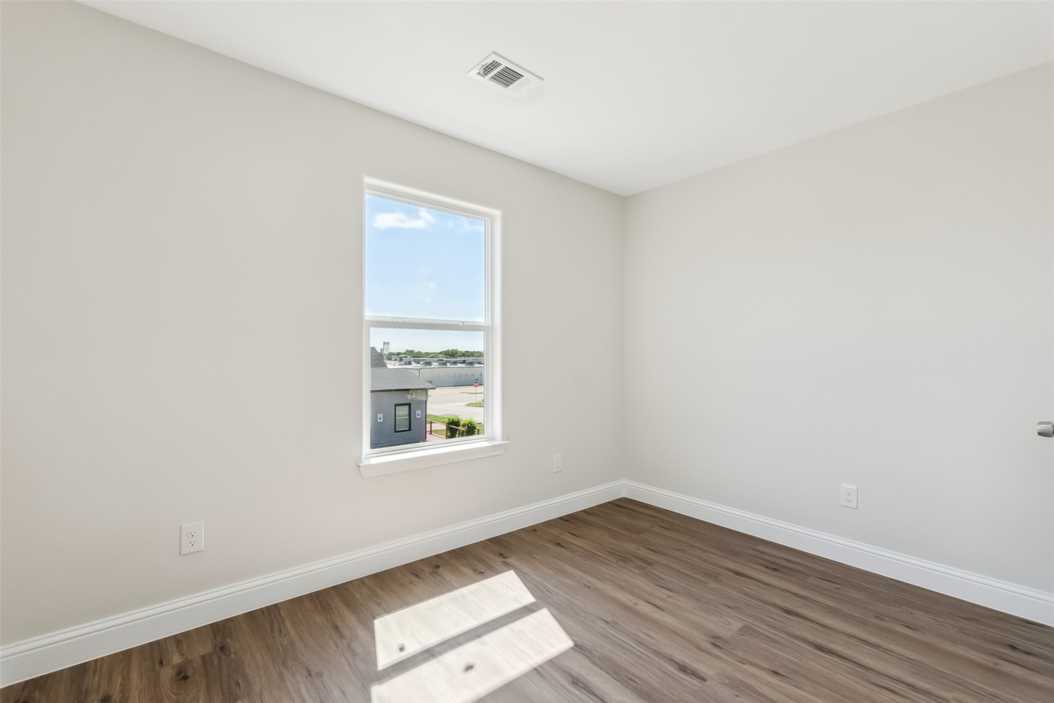 8001-8003 W Elizabeth Lane