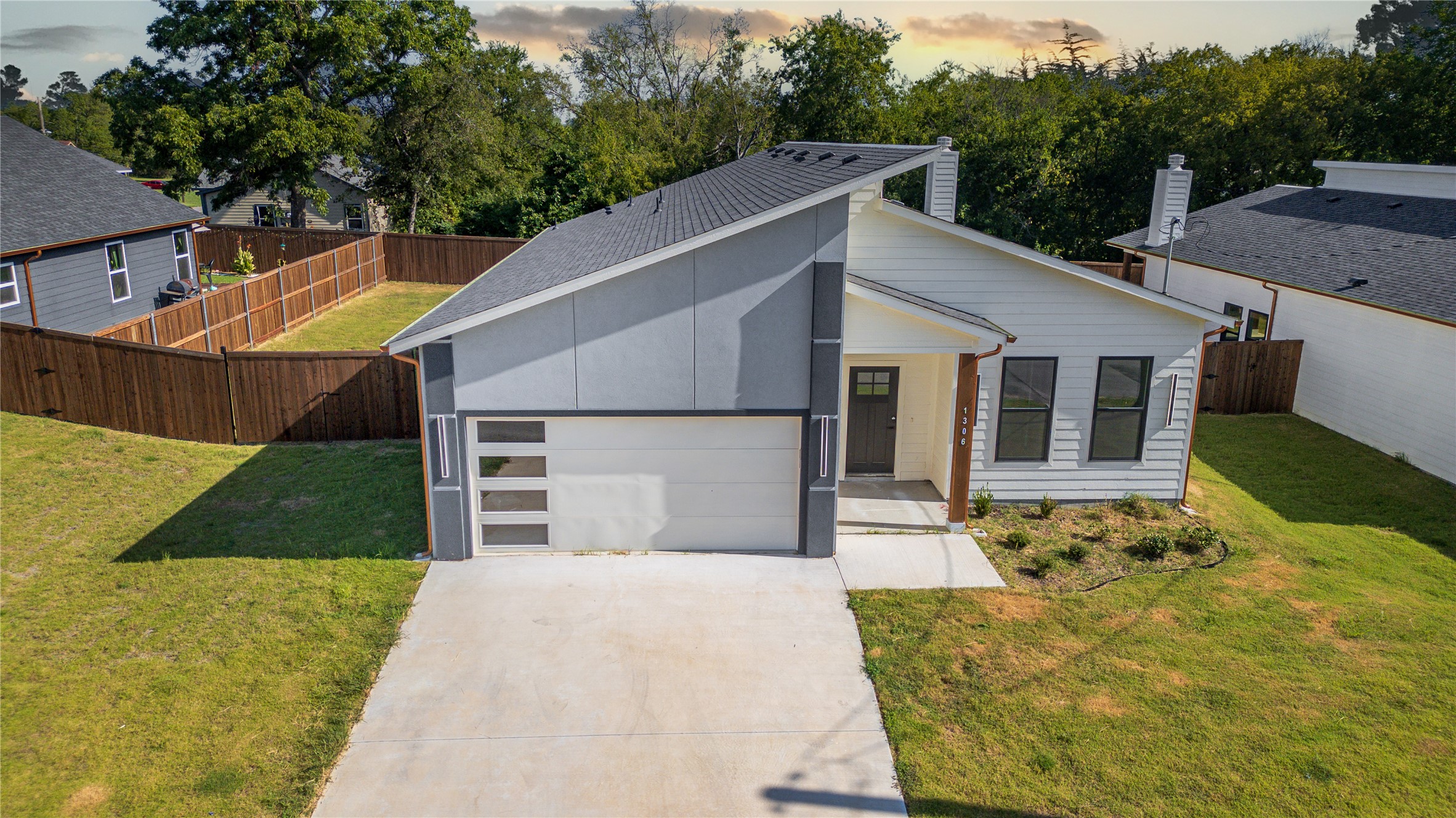 1306 Hemphill Street