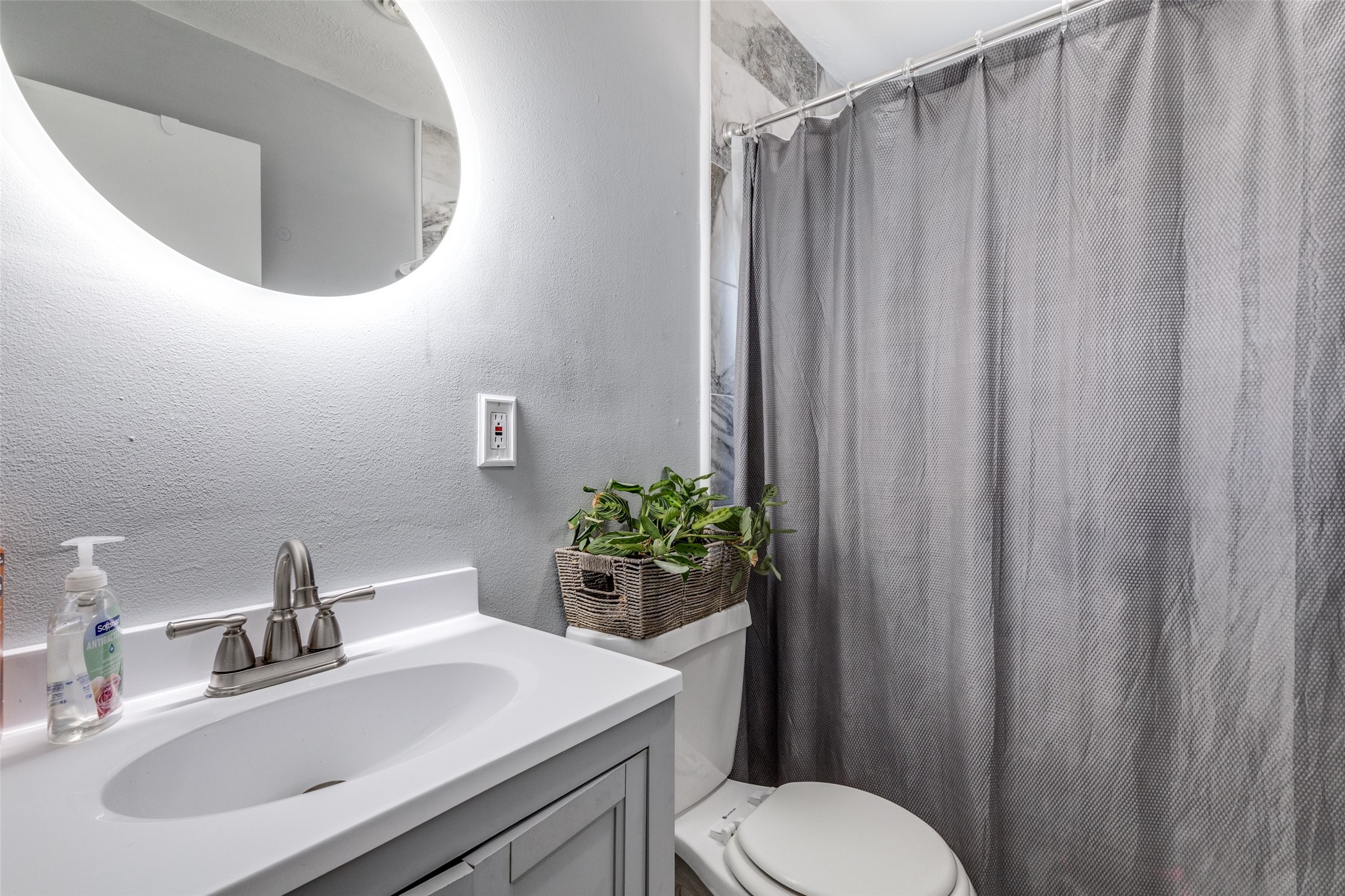 4233 Ridgecrest Circle