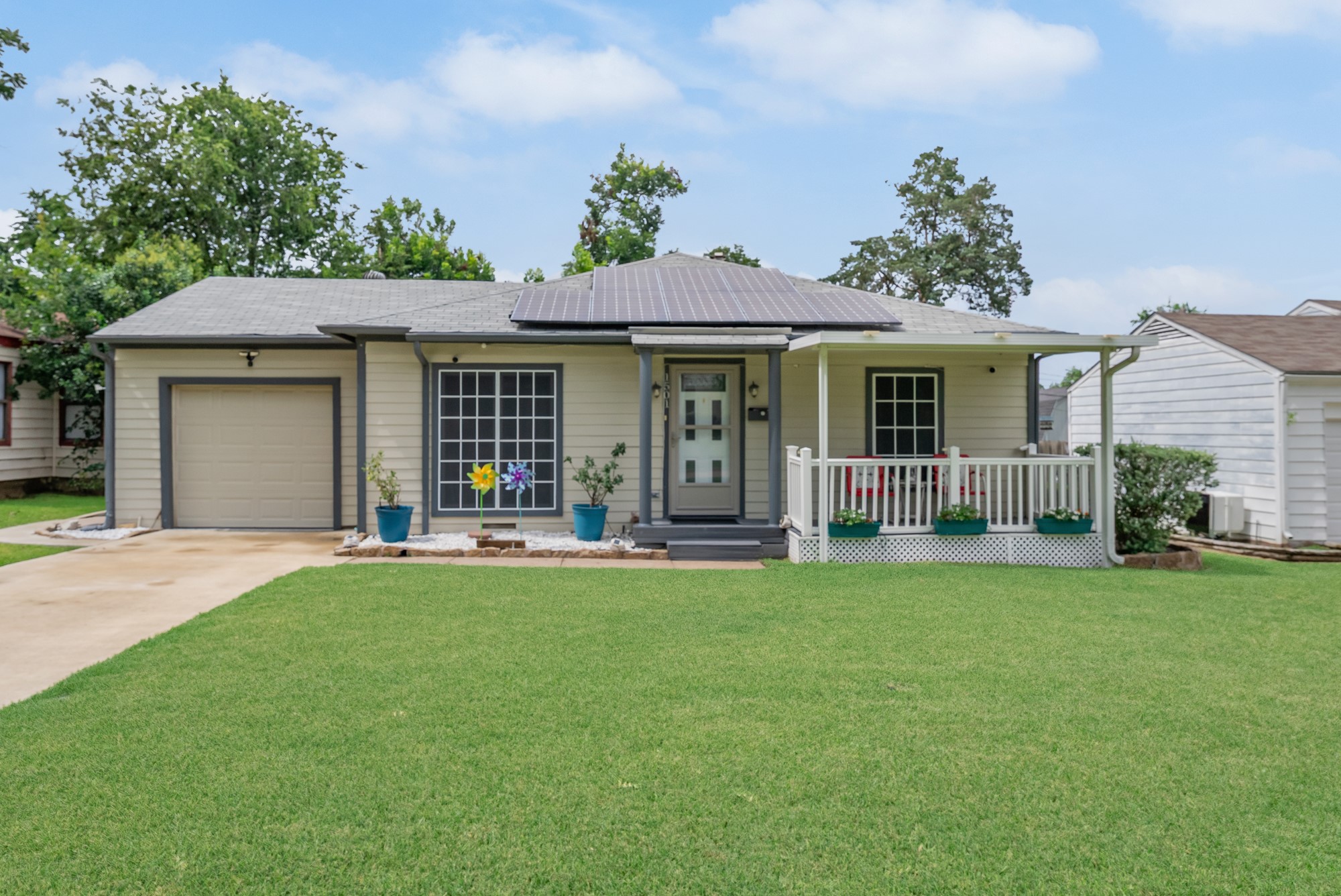 1501 Cedarcrest Drive