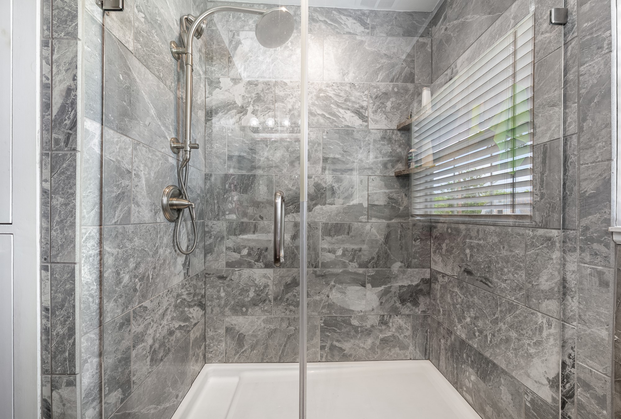 1501 Cedarcrest Drive