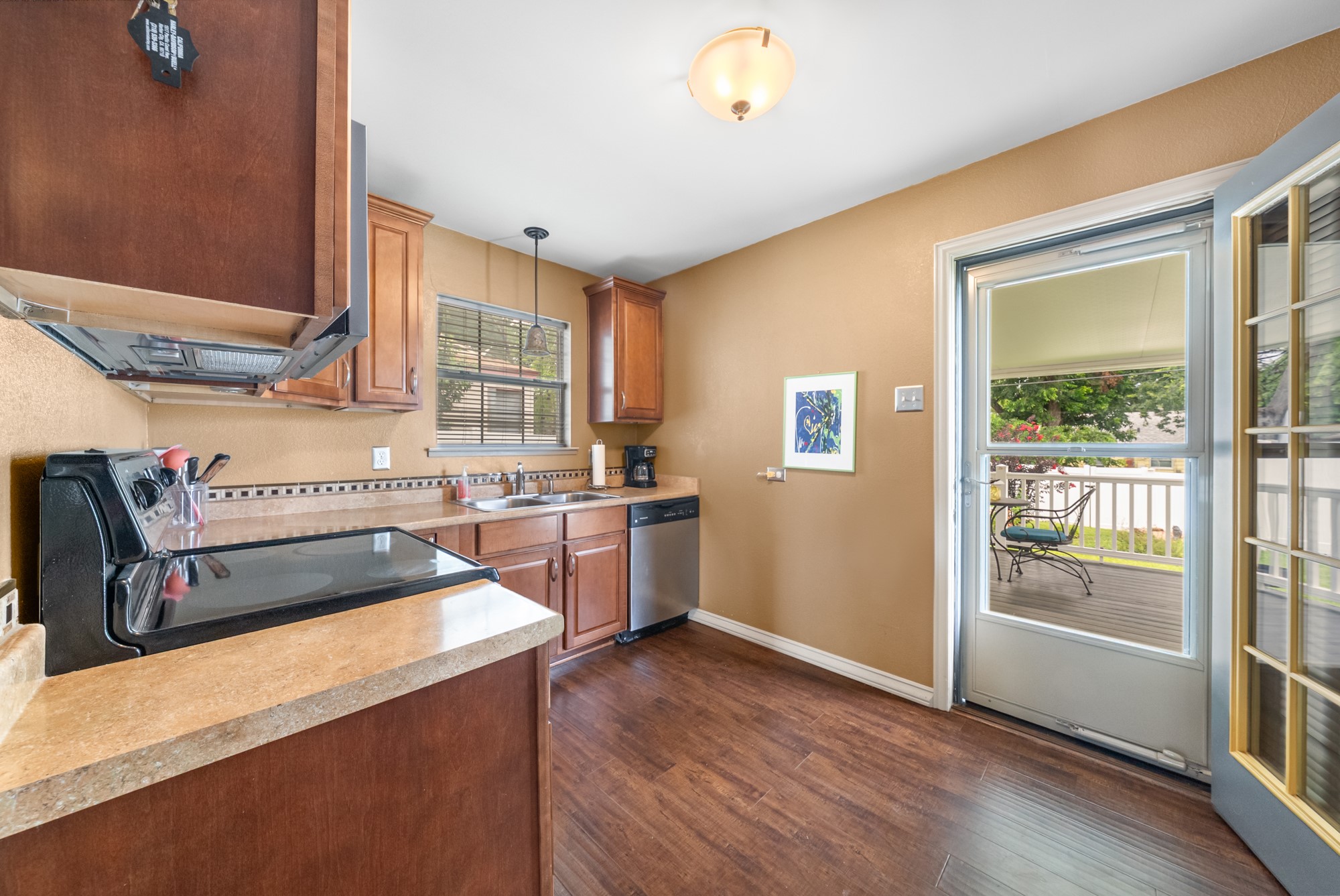 1501 Cedarcrest Drive