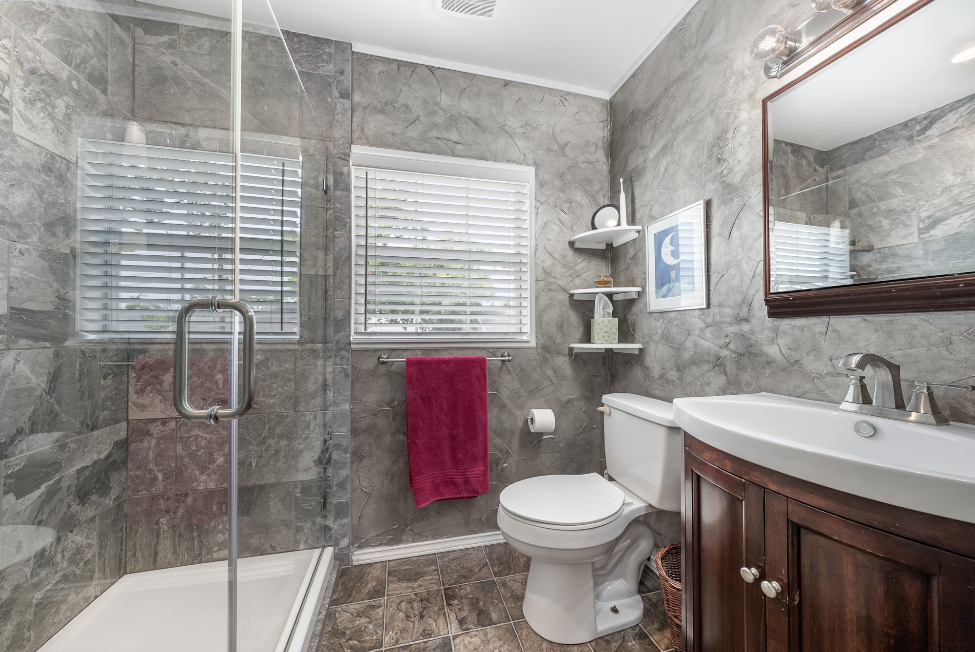 1501 Cedarcrest Drive