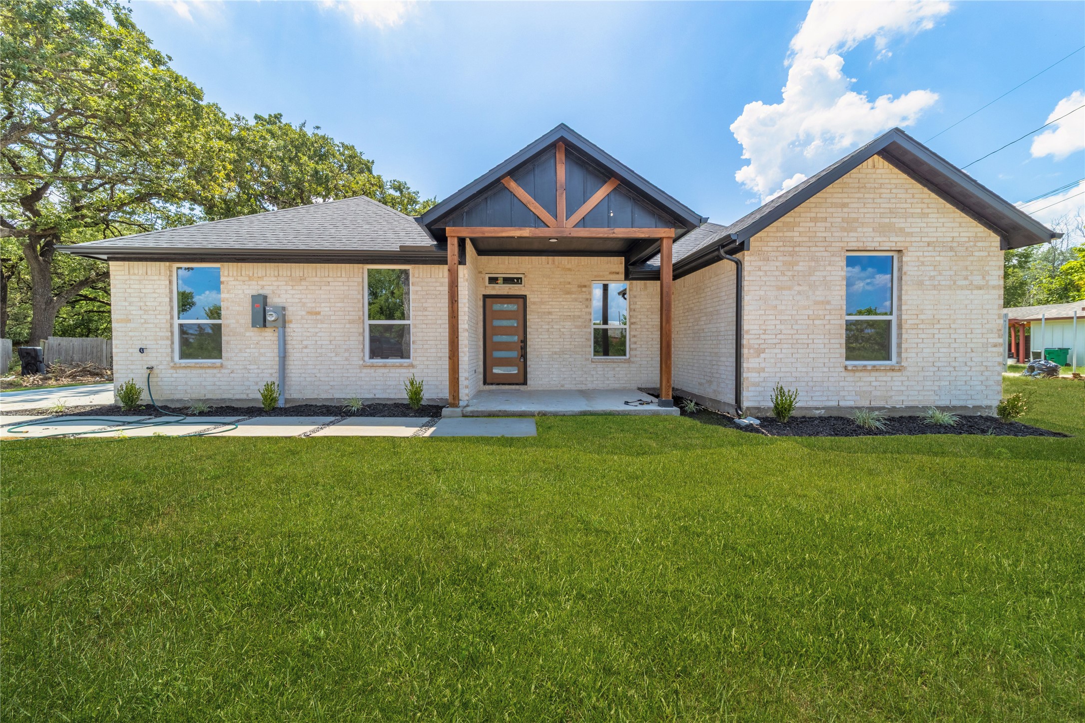 1117 West End