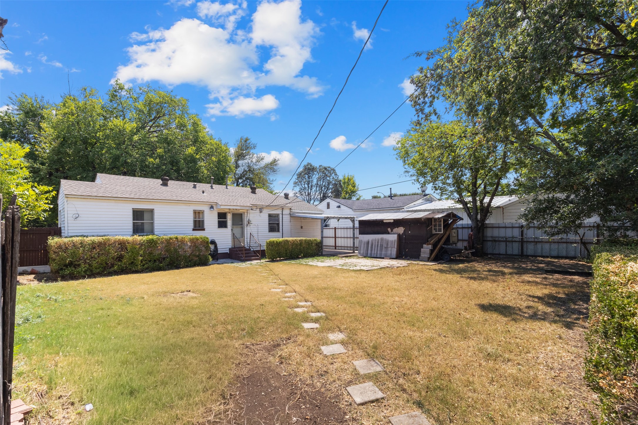 2329 McAdams
