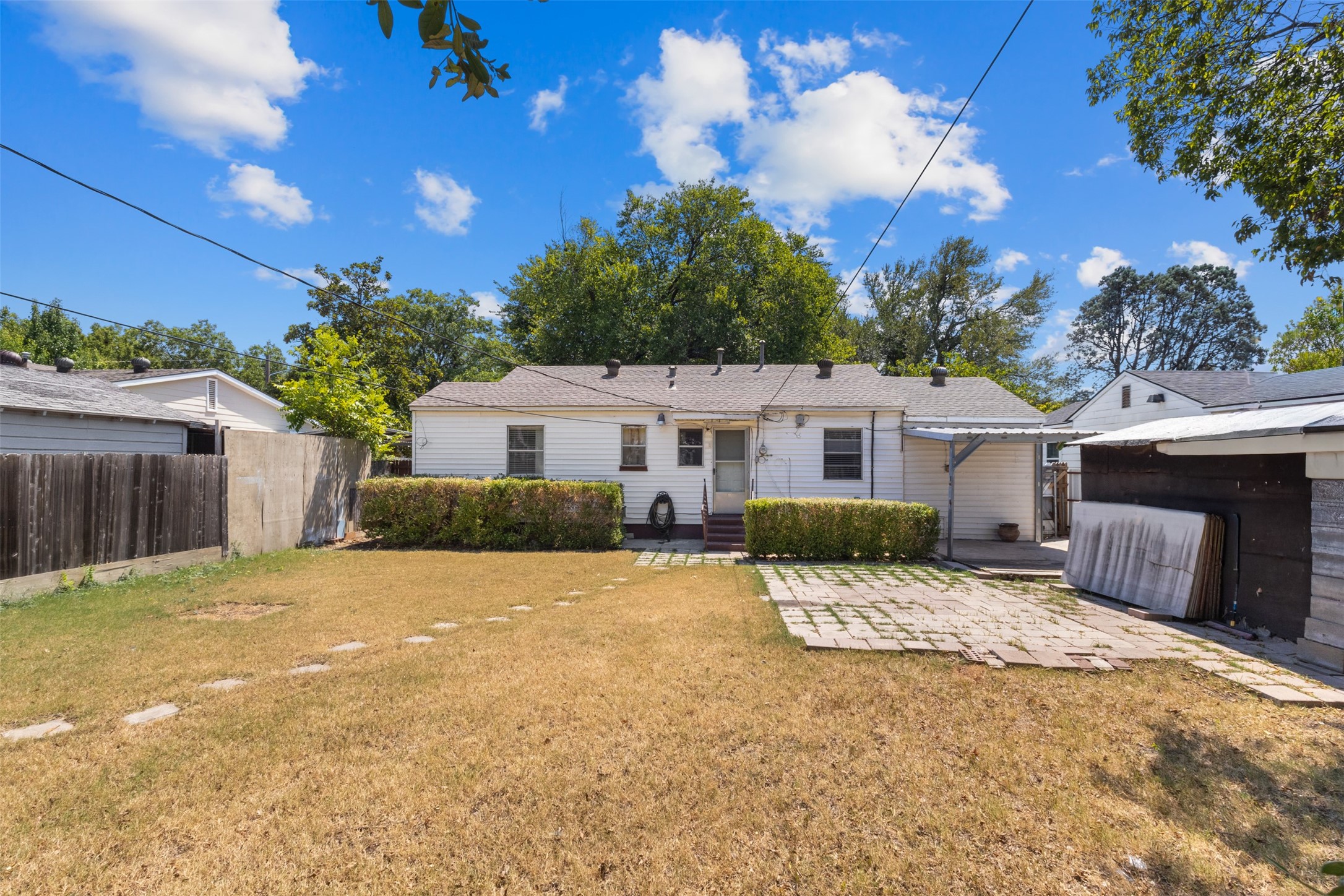 2329 McAdams