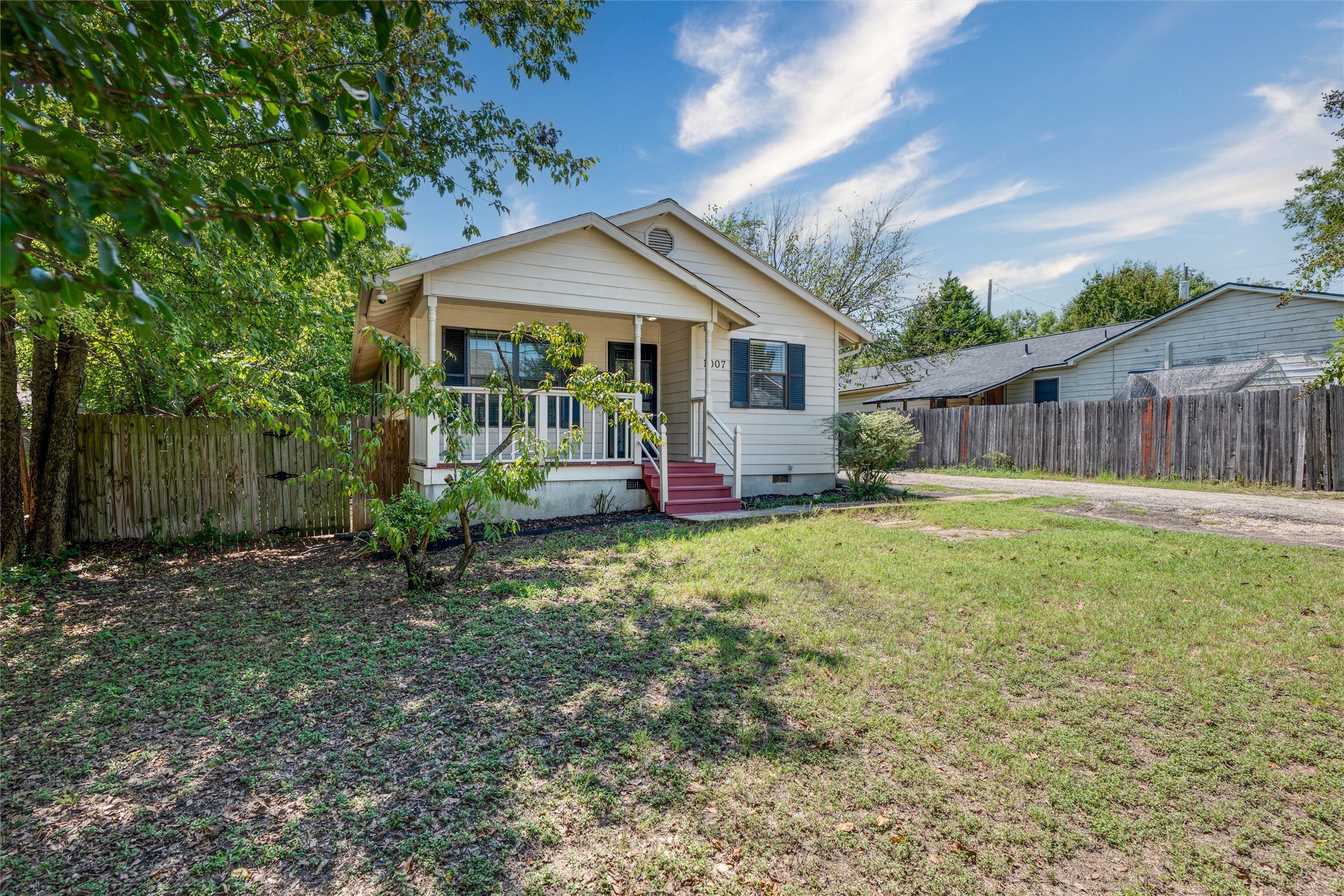 1007 W White Avenue