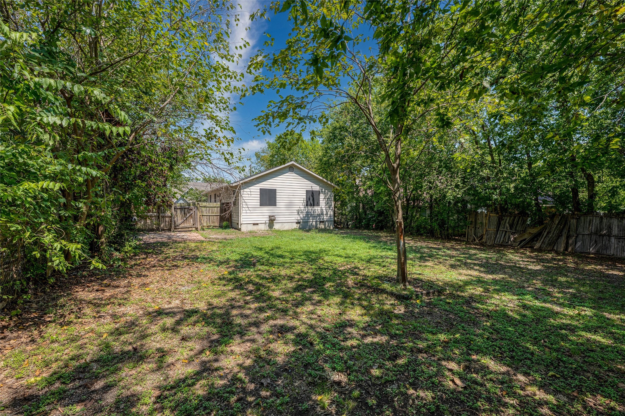 1007 W White Avenue