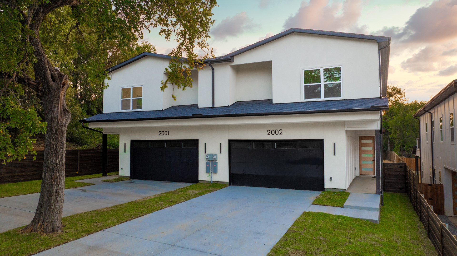 2001 Hearne Avenue 101