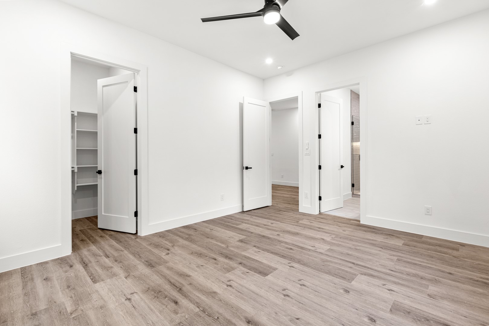 2001 Hearne Avenue 101