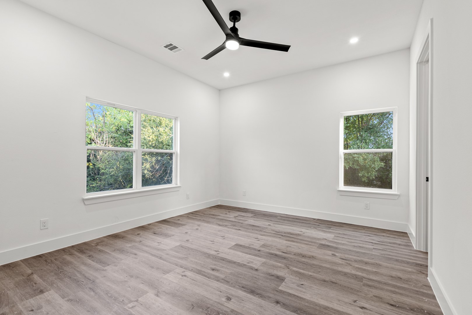 2001 Hearne Avenue 101