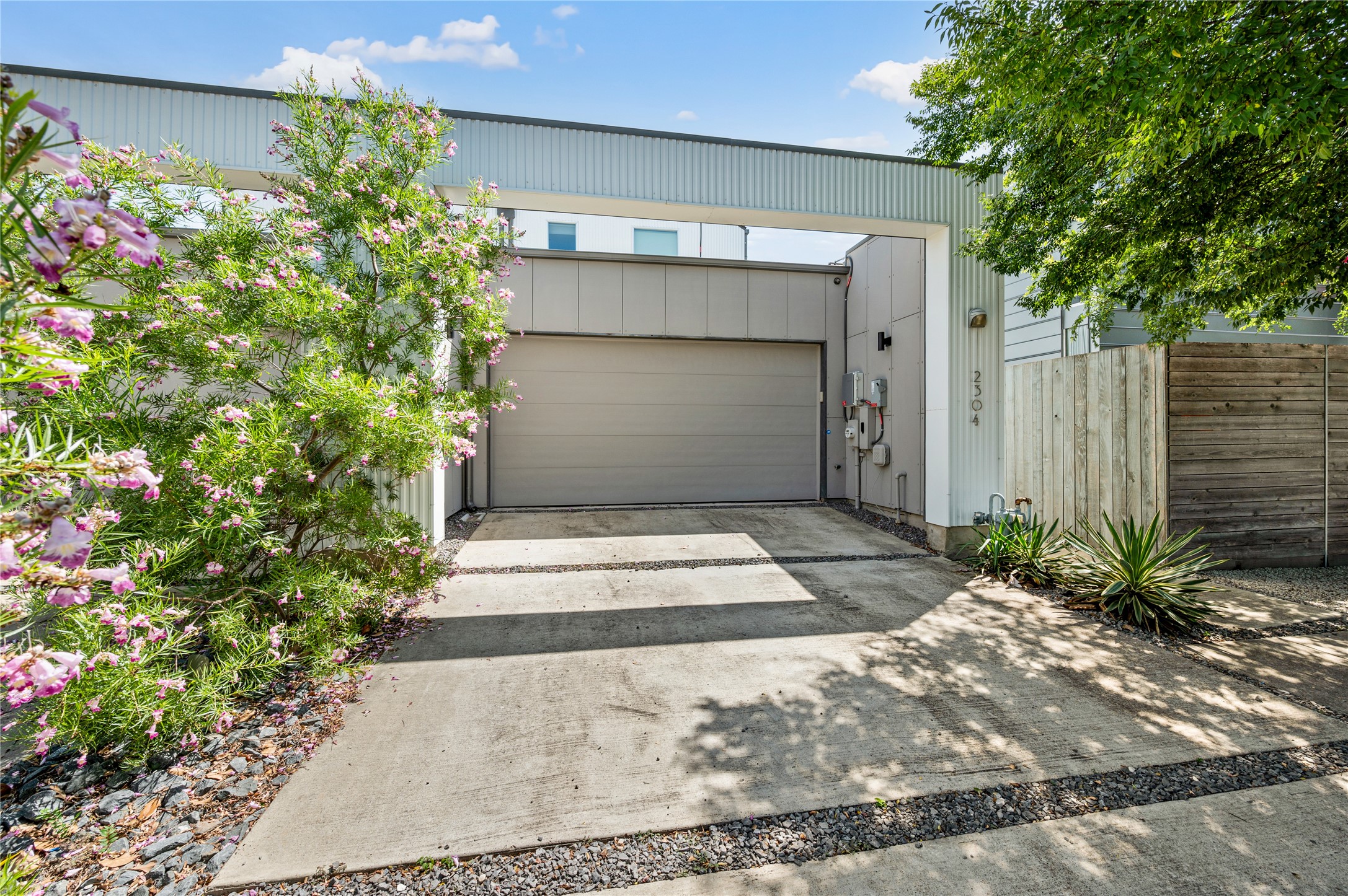 2304 Annex Avenue