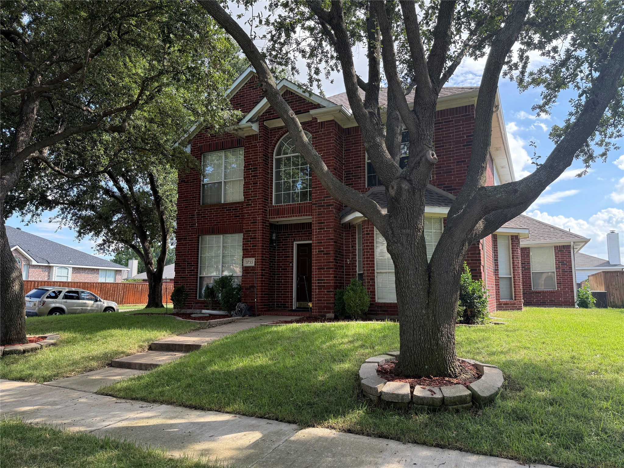 3733 Red Oak Trail
