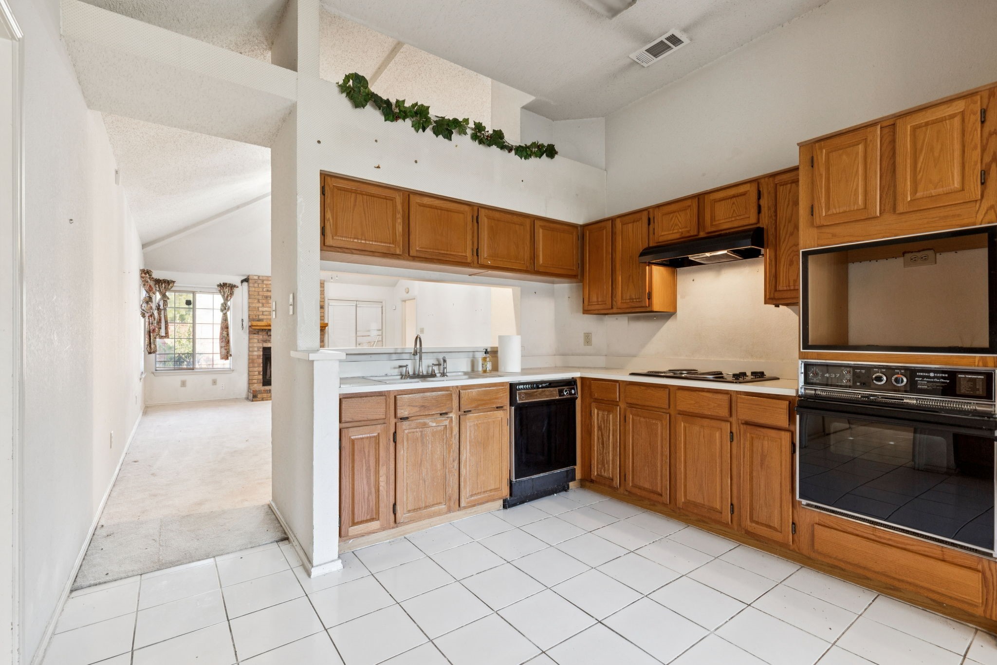 4215 Juniper Lane