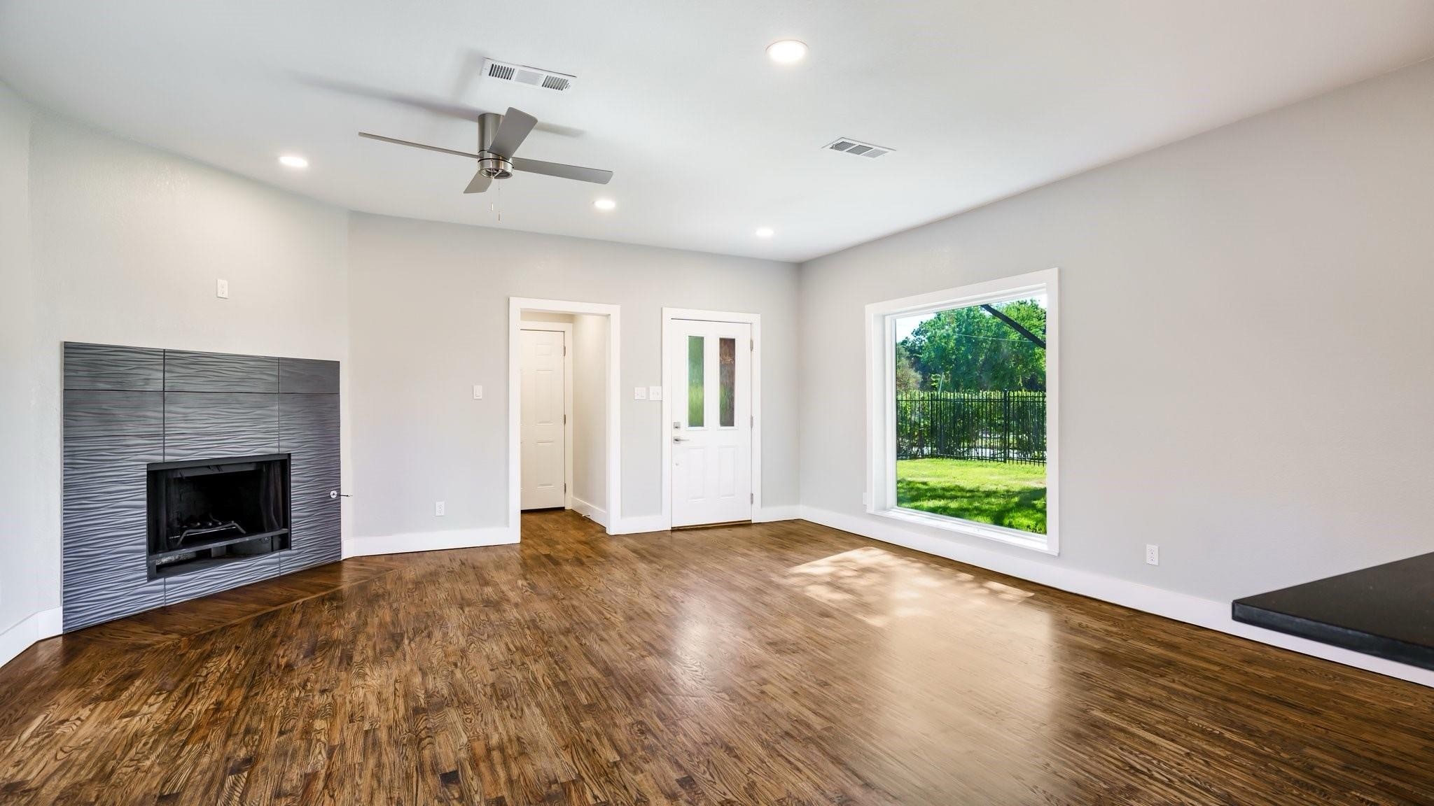 5413 Live Oak