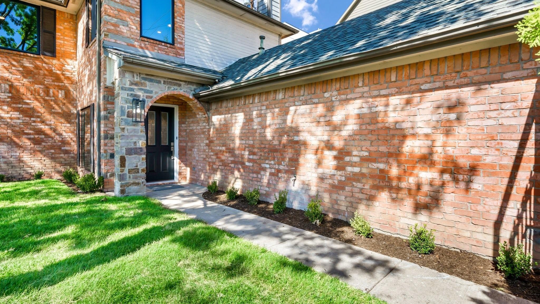 5413 Live Oak