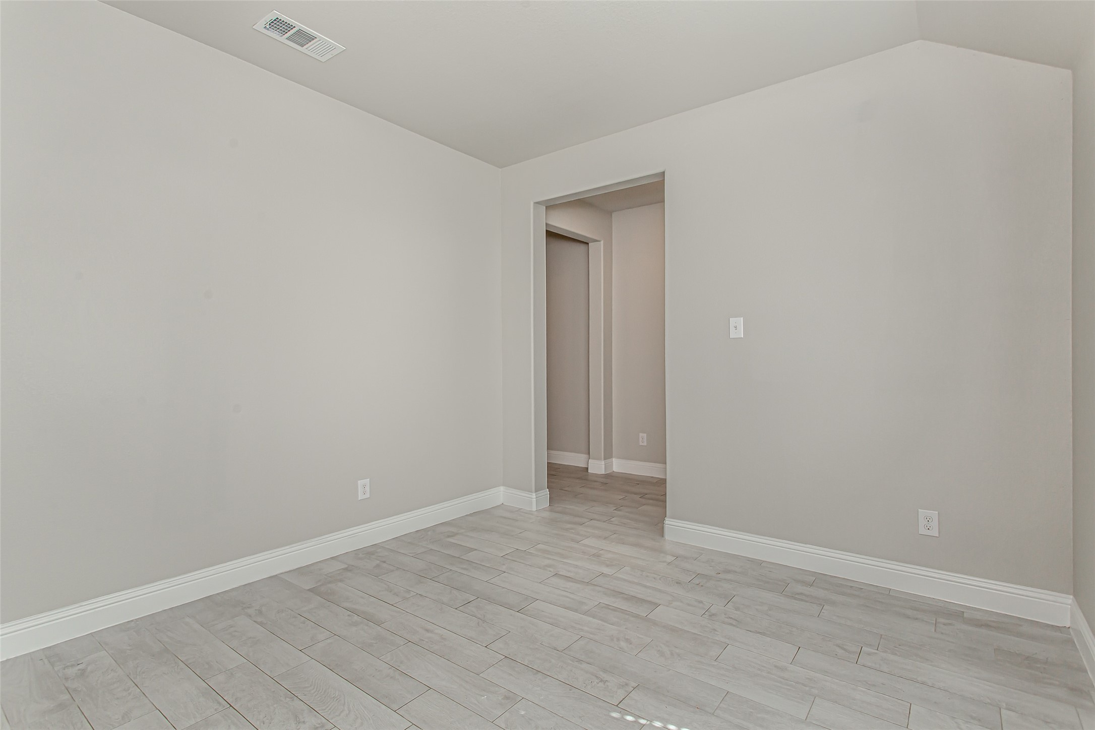 1203 Rendyn Street