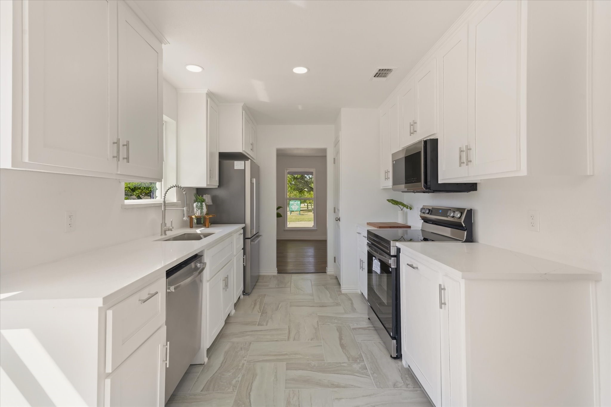 2113 Carverly Drive