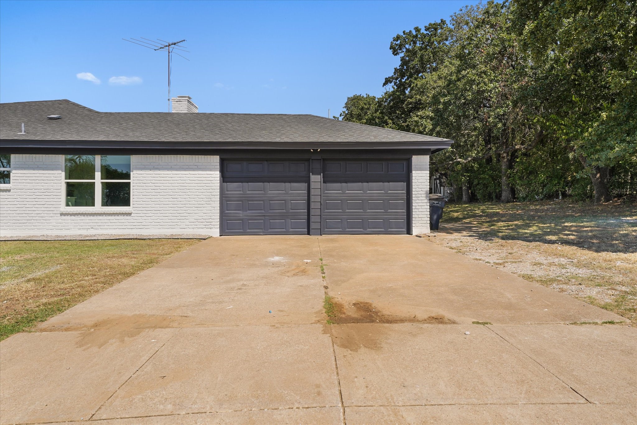 2113 Carverly Drive