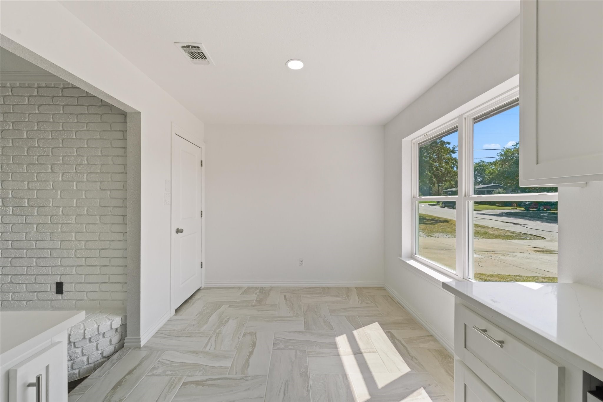 2113 Carverly Drive