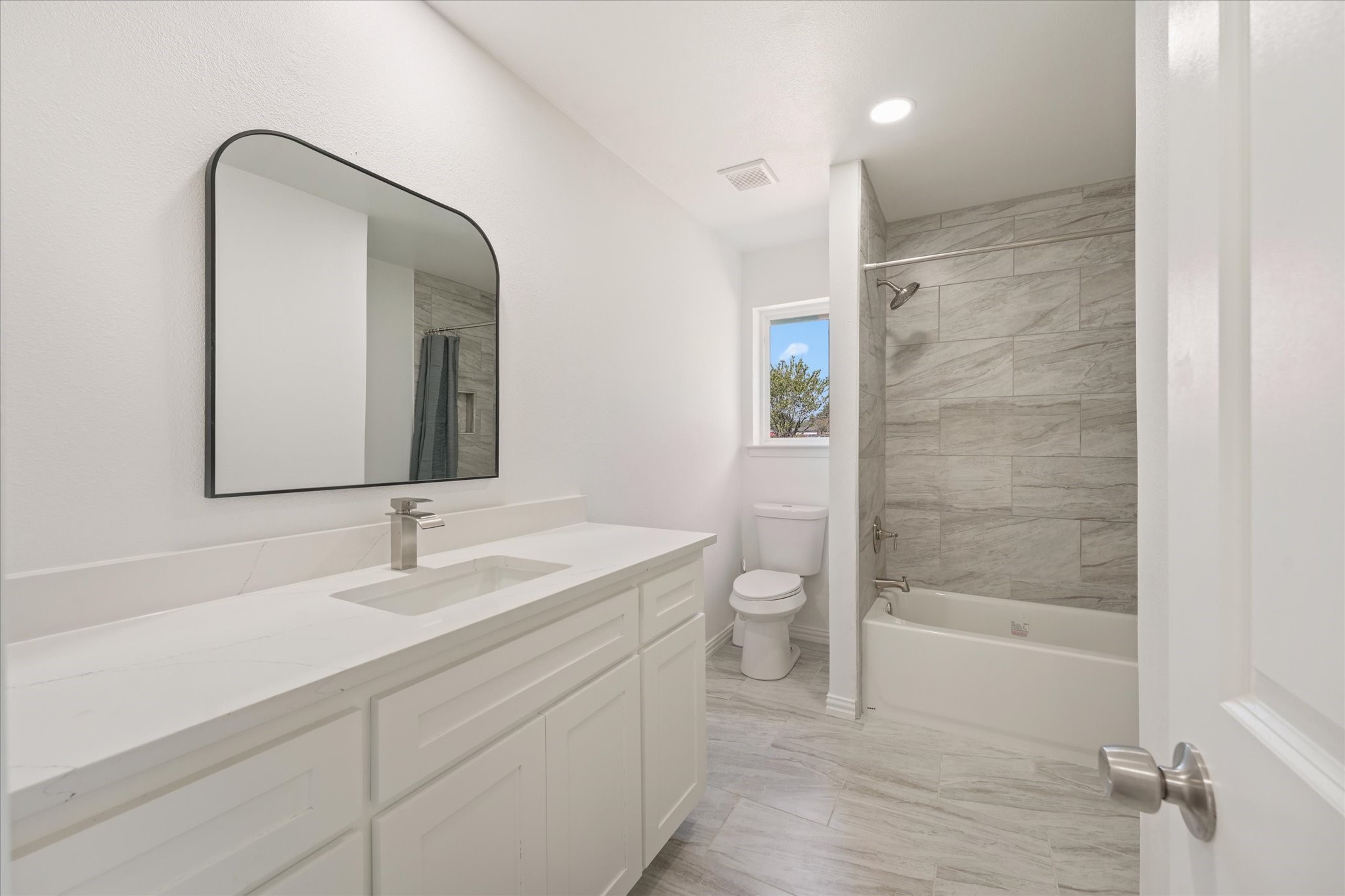 2113 Carverly Drive