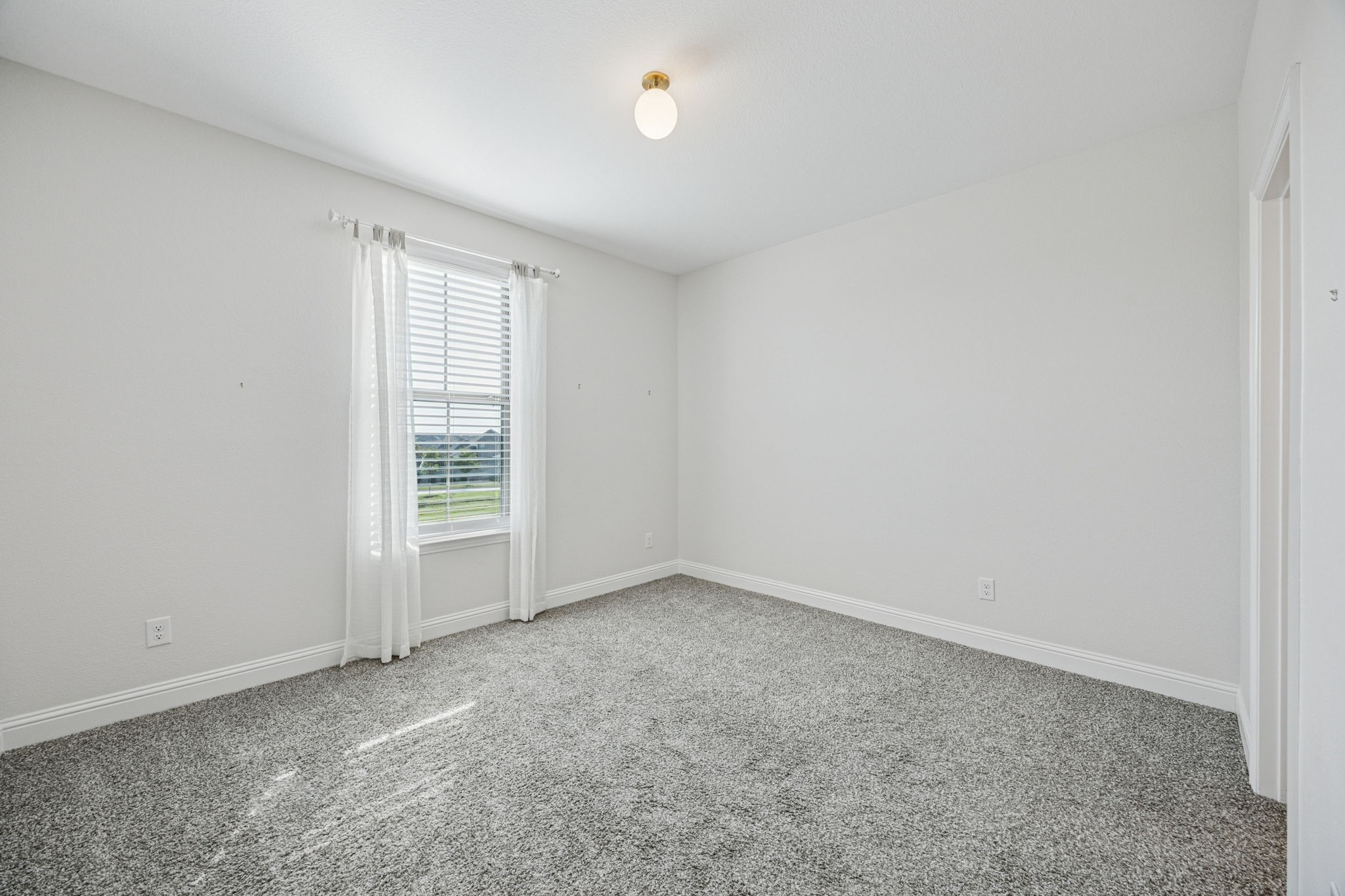 1304 S Pecan Parkway