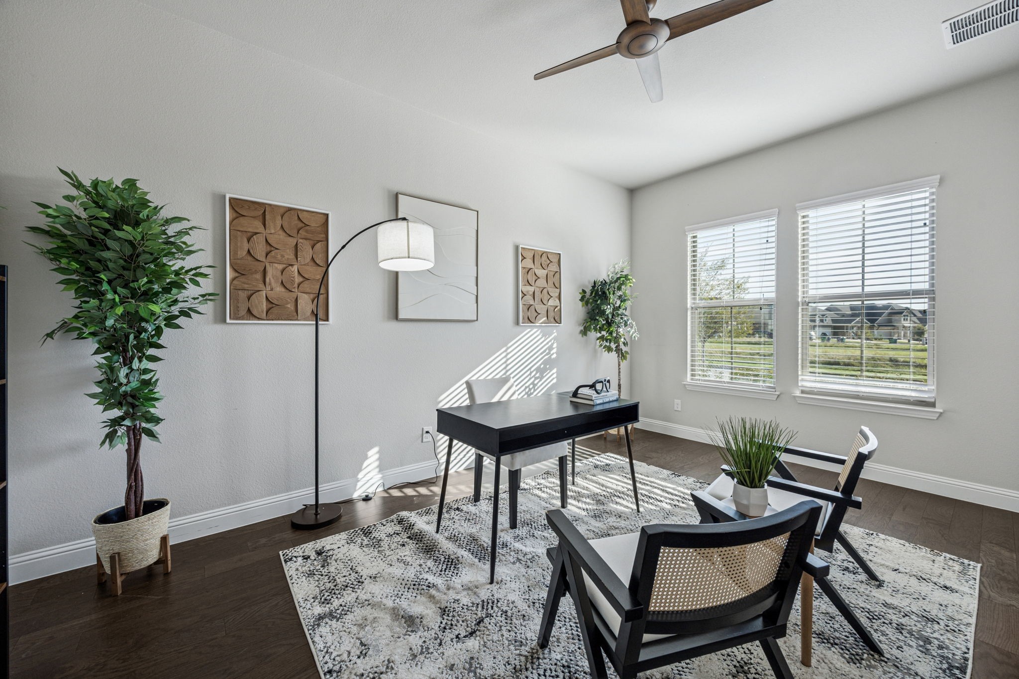 1304 S Pecan Parkway
