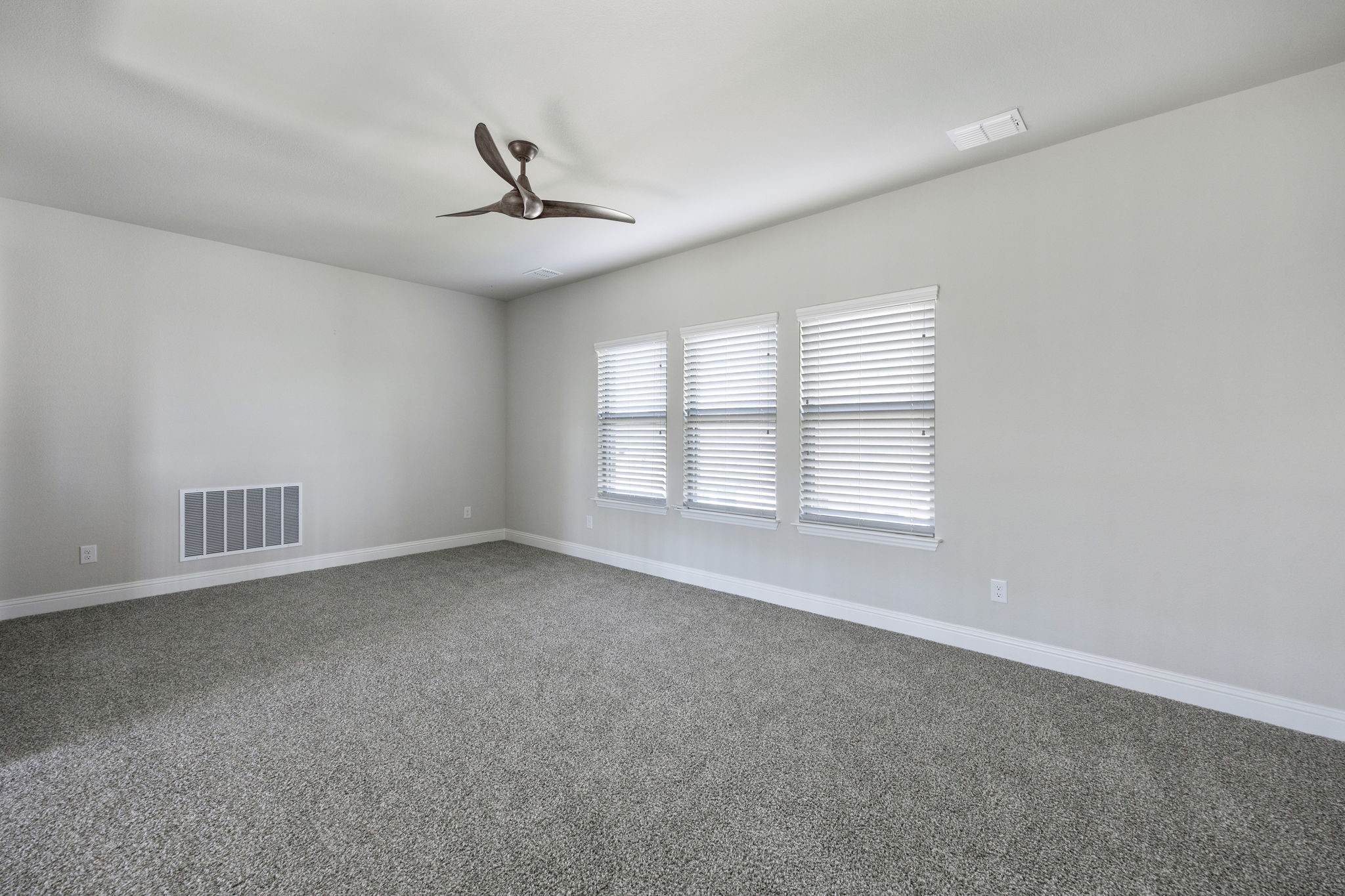 1304 S Pecan Parkway