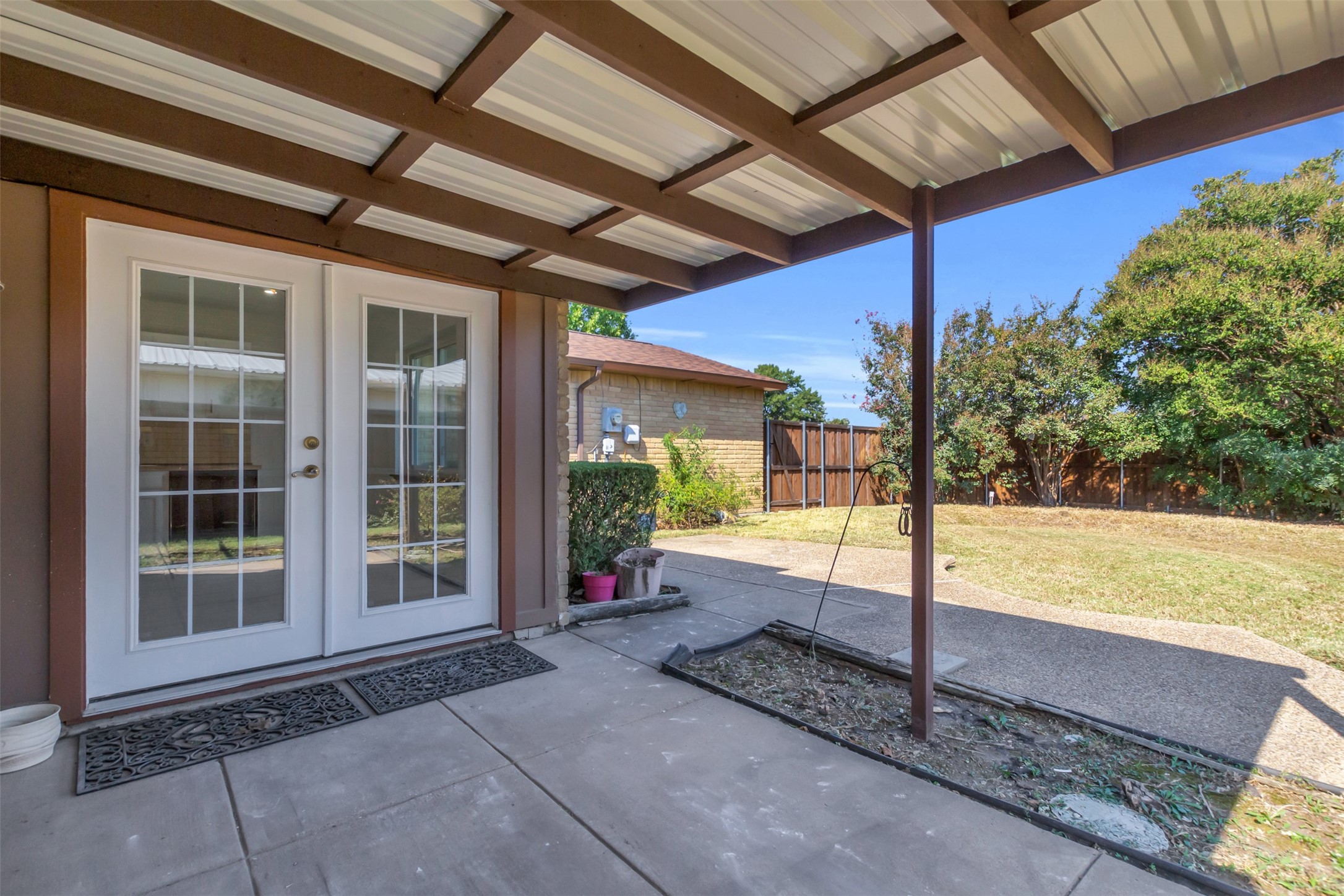 2106 Clark Trail