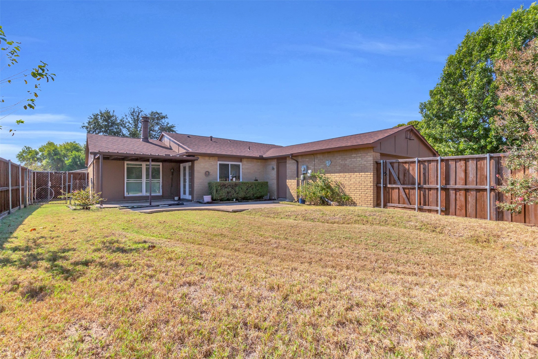 2106 Clark Trail