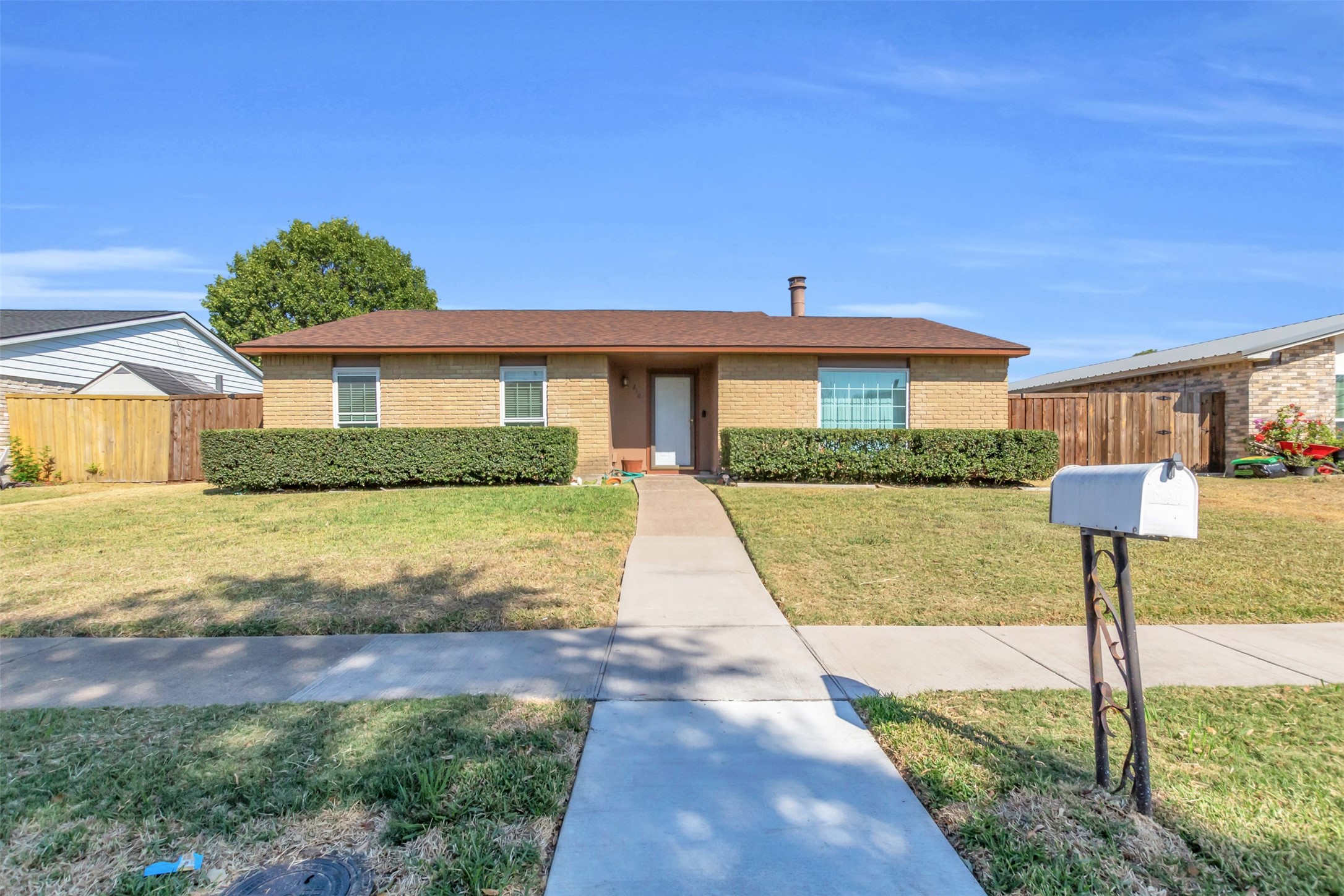 2106 Clark Trail