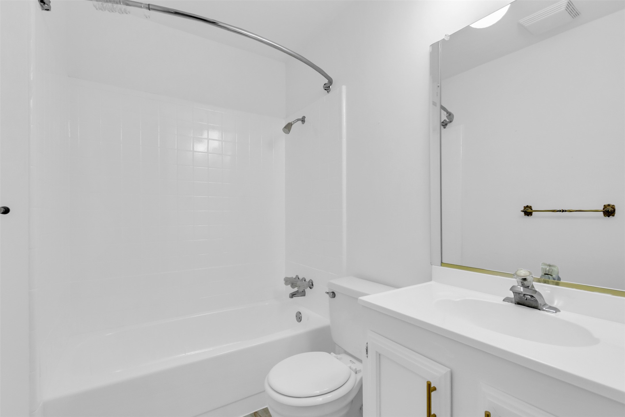 2106 Clark Trail
