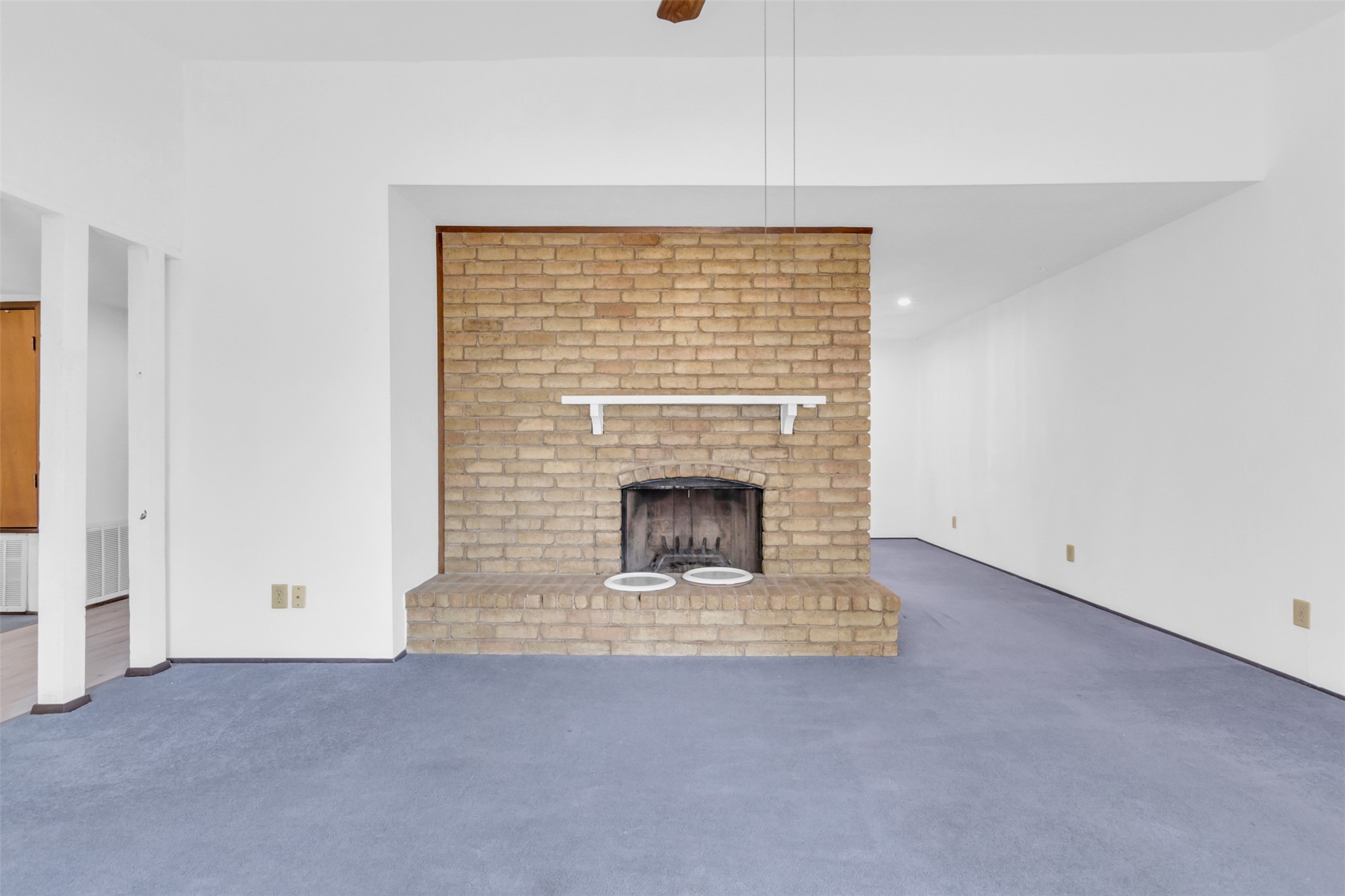 2106 Clark Trail