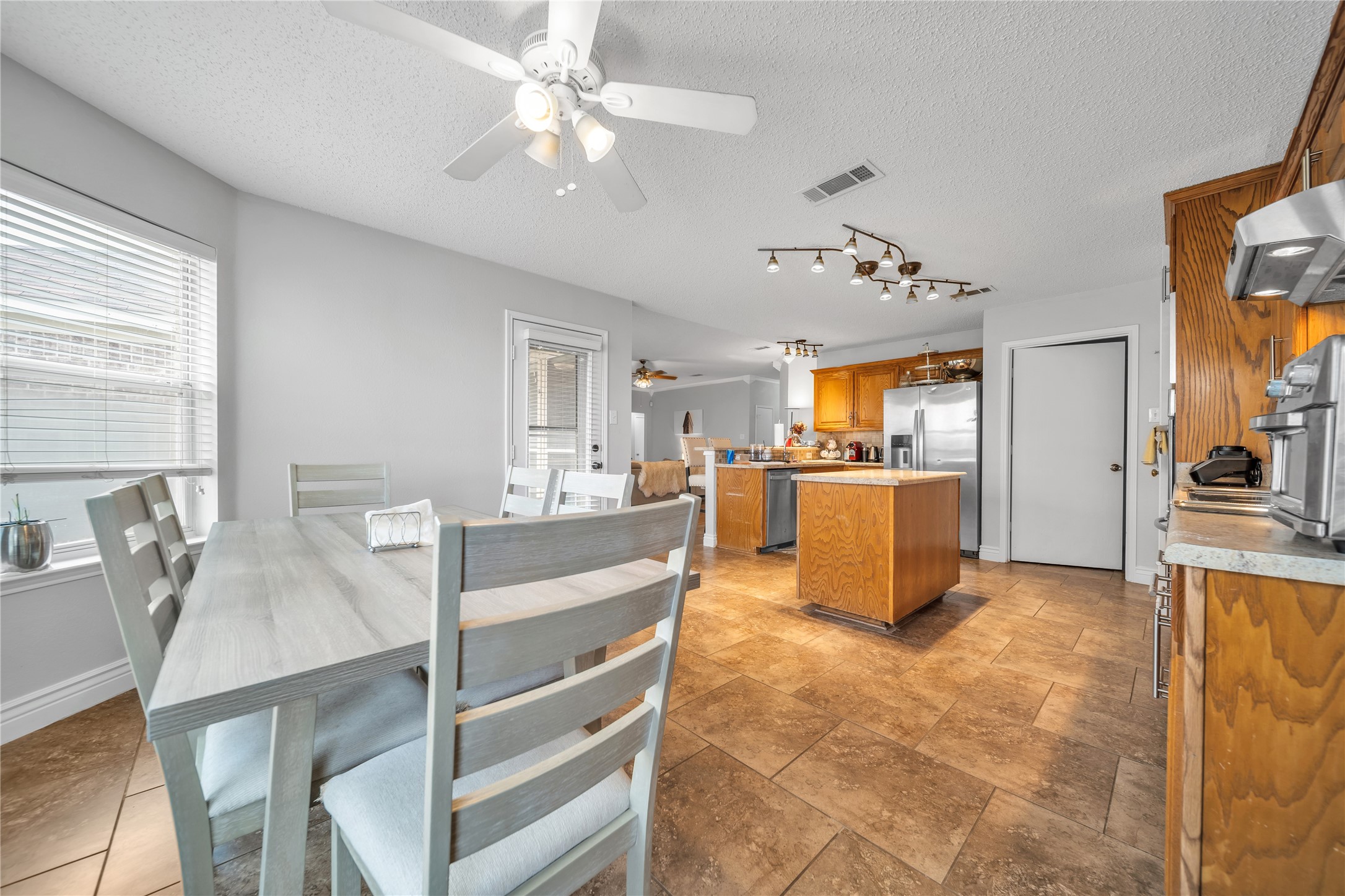 1525 Sanibel Lane