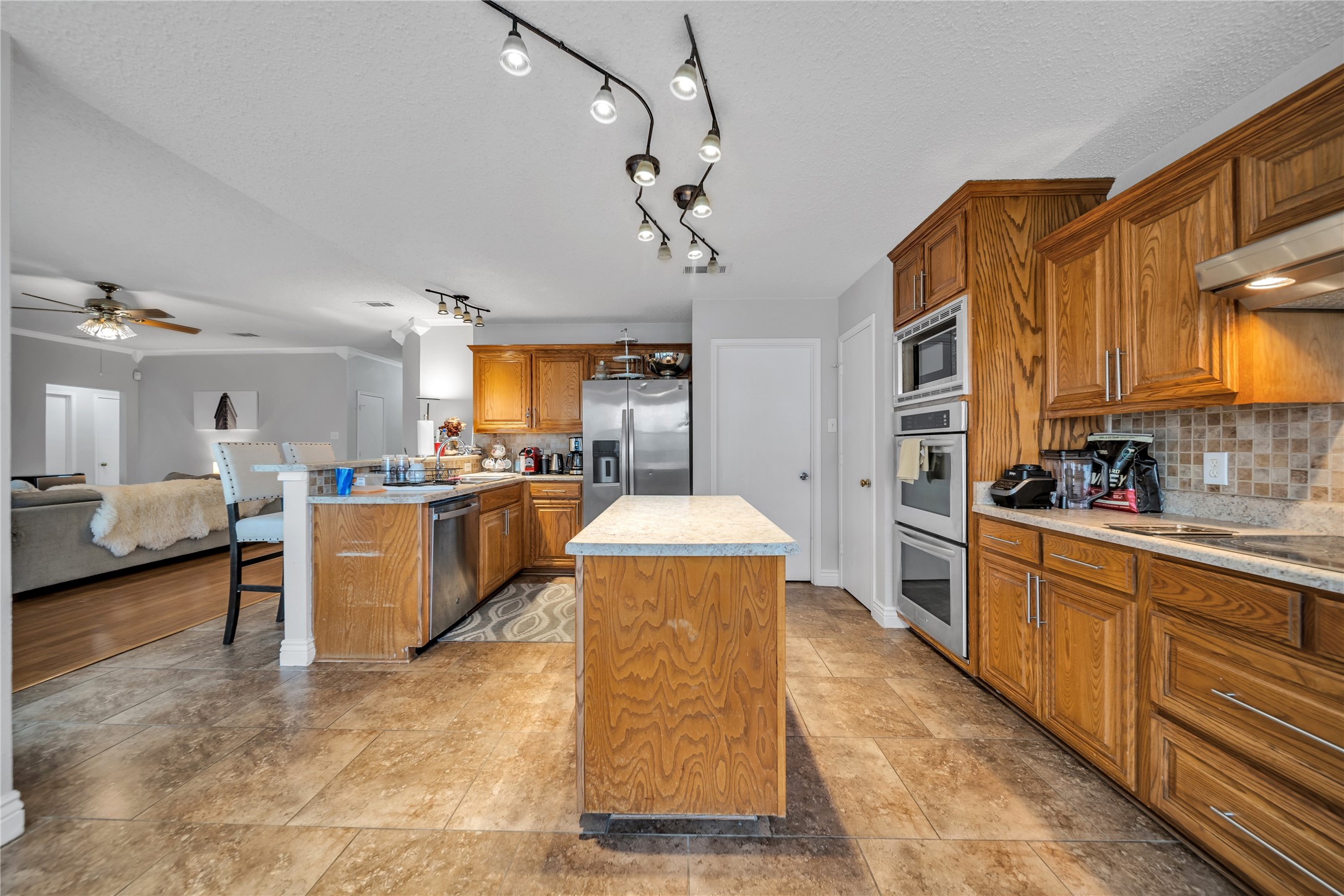 1525 Sanibel Lane